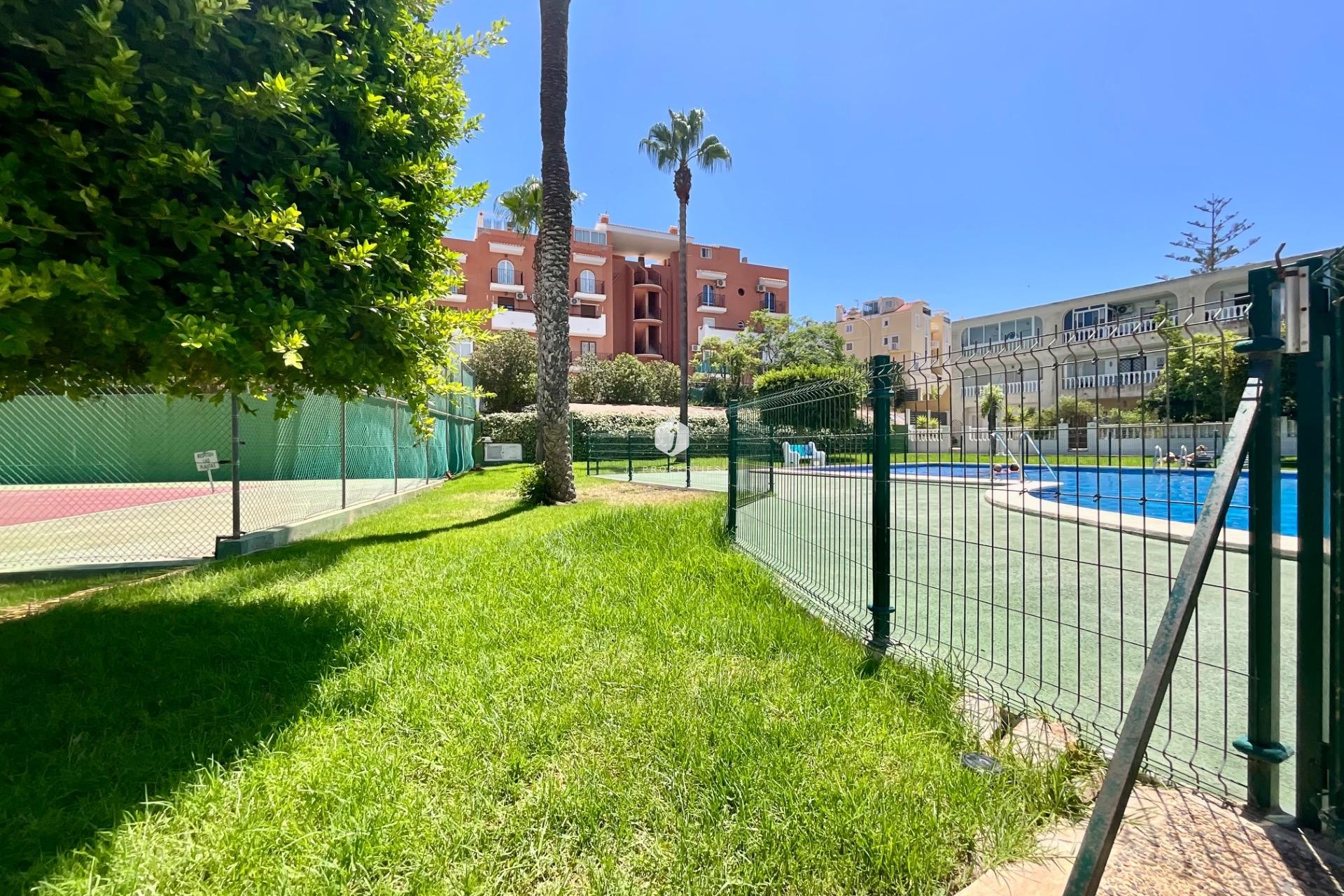 Resale - Bungalow -
Torrevieja - Torreblanca