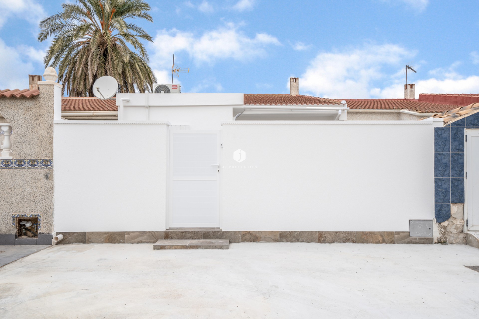 Resale - Bungalow -
Torrevieja - Torretas
