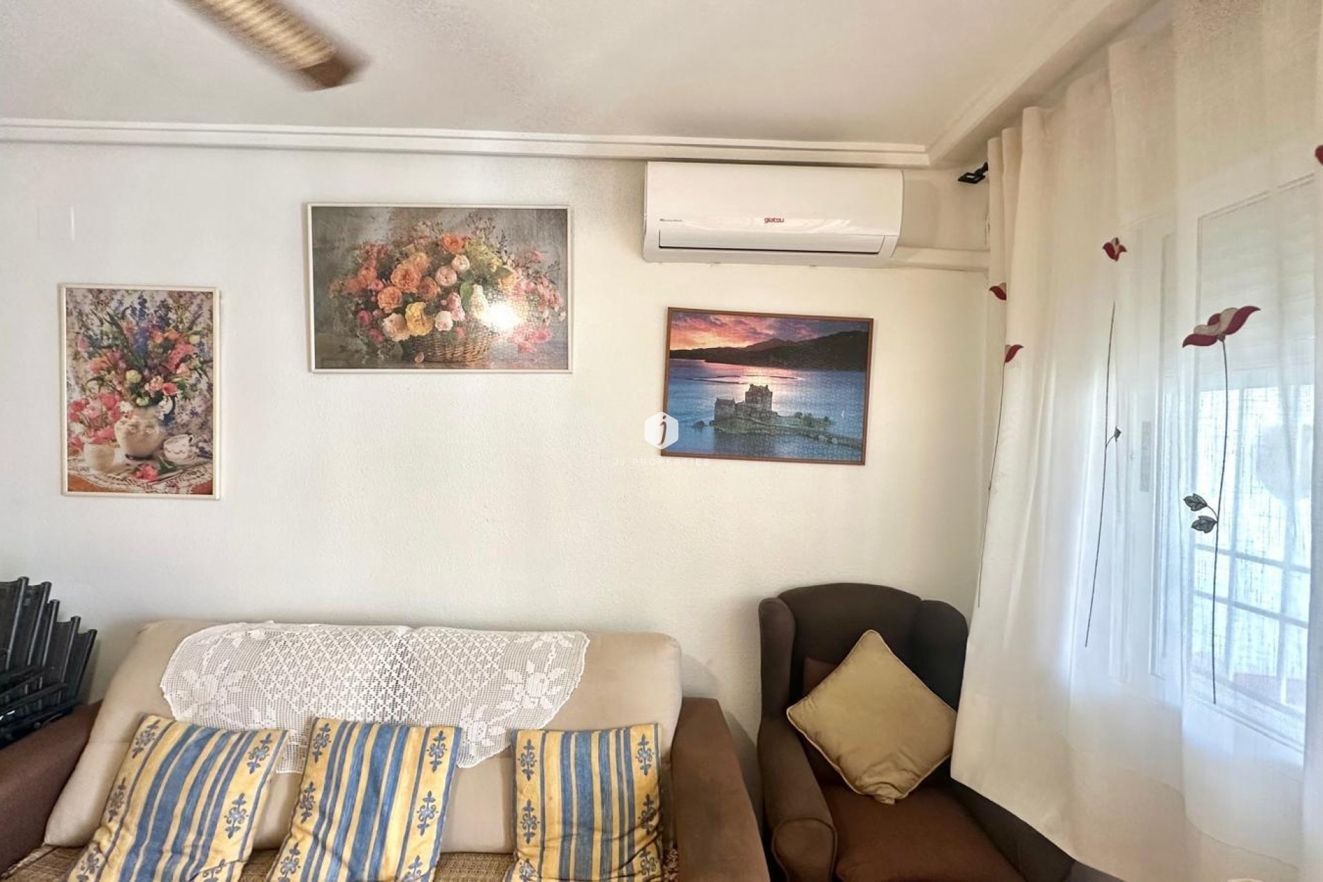 Resale - Bungalow -
Torrevieja - Torretas