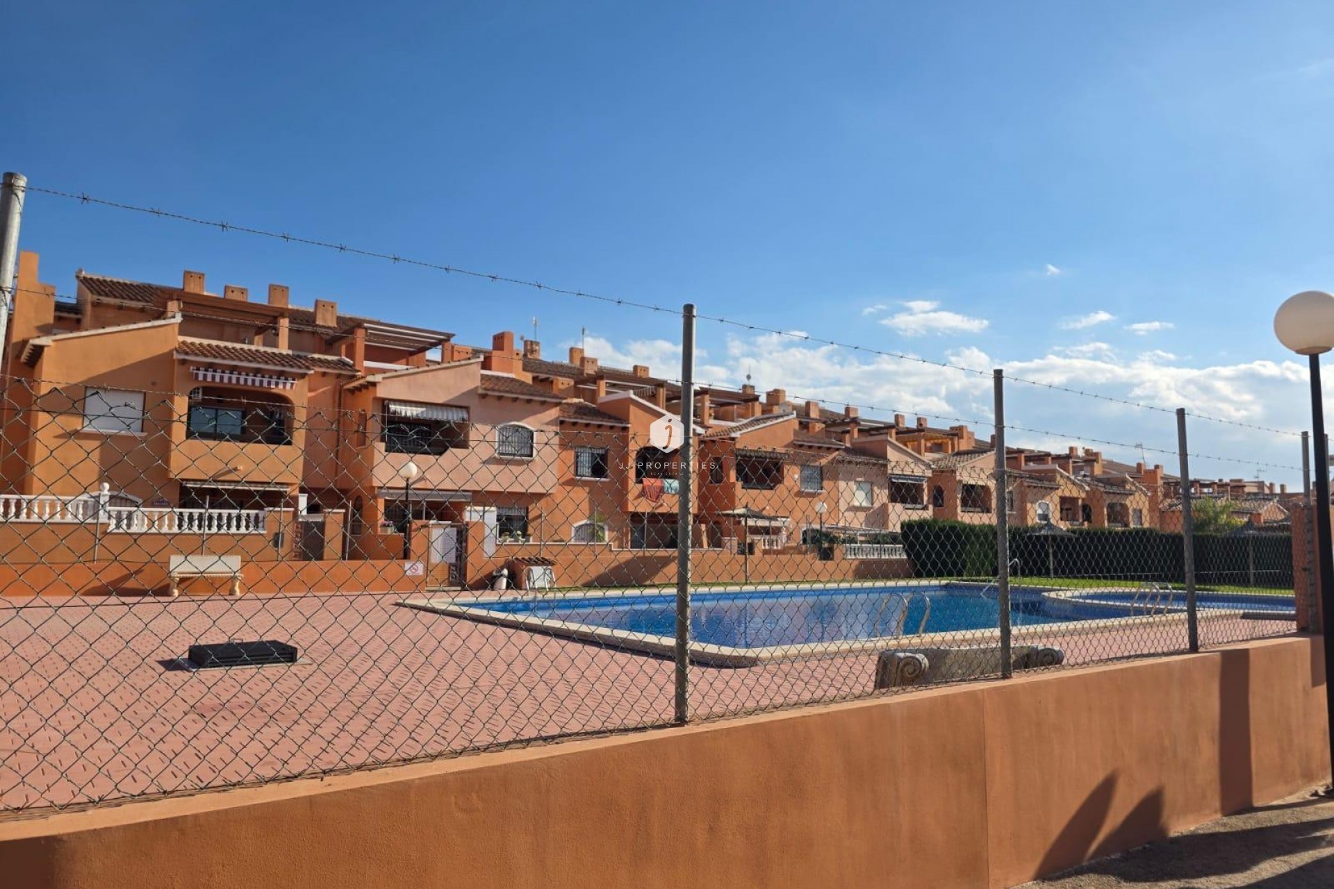 Resale - Bungalow -
Torrevieja - Zona Los Frutales