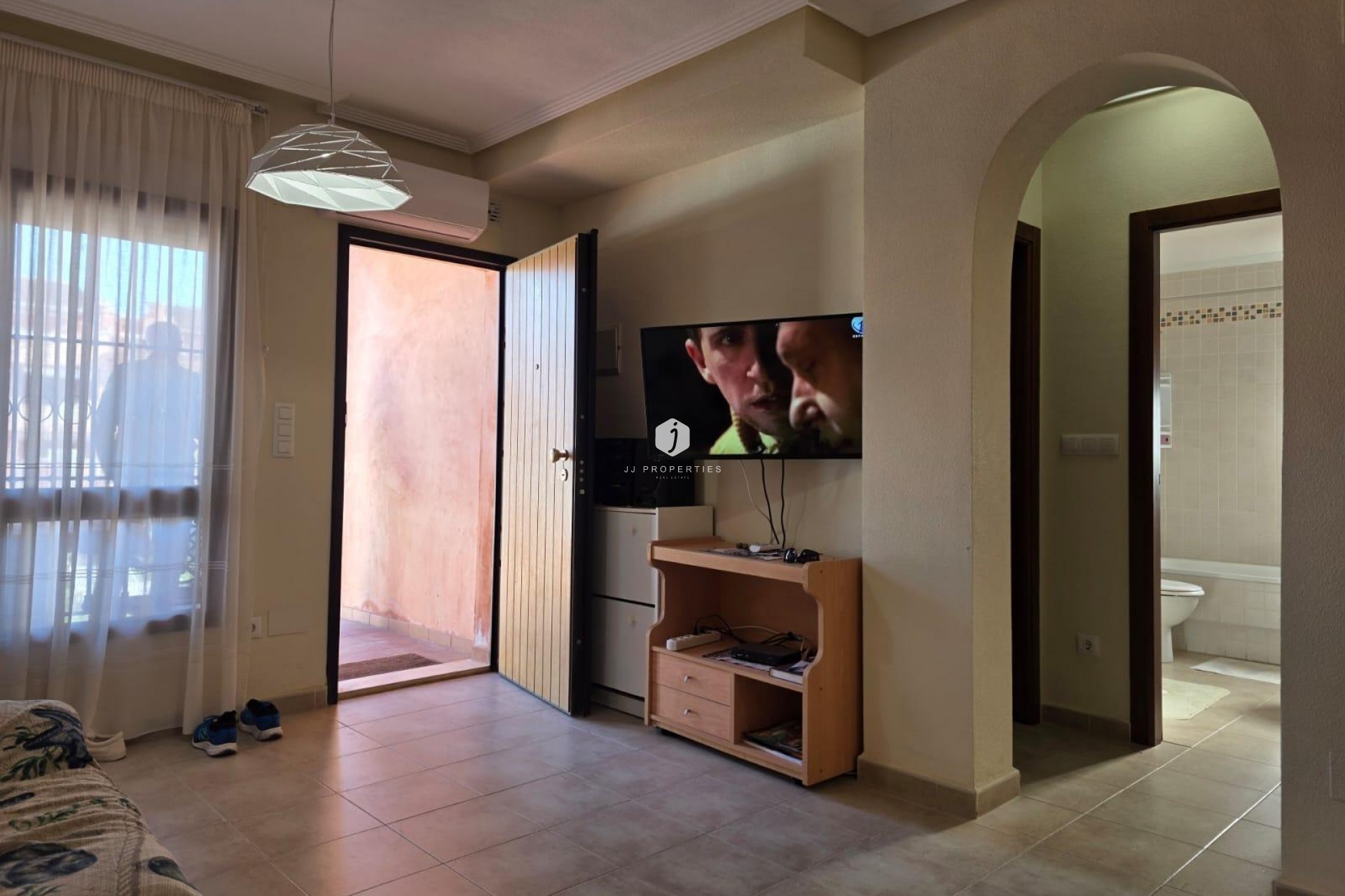 Resale - Bungalow -
Torrevieja - Zona Los Frutales