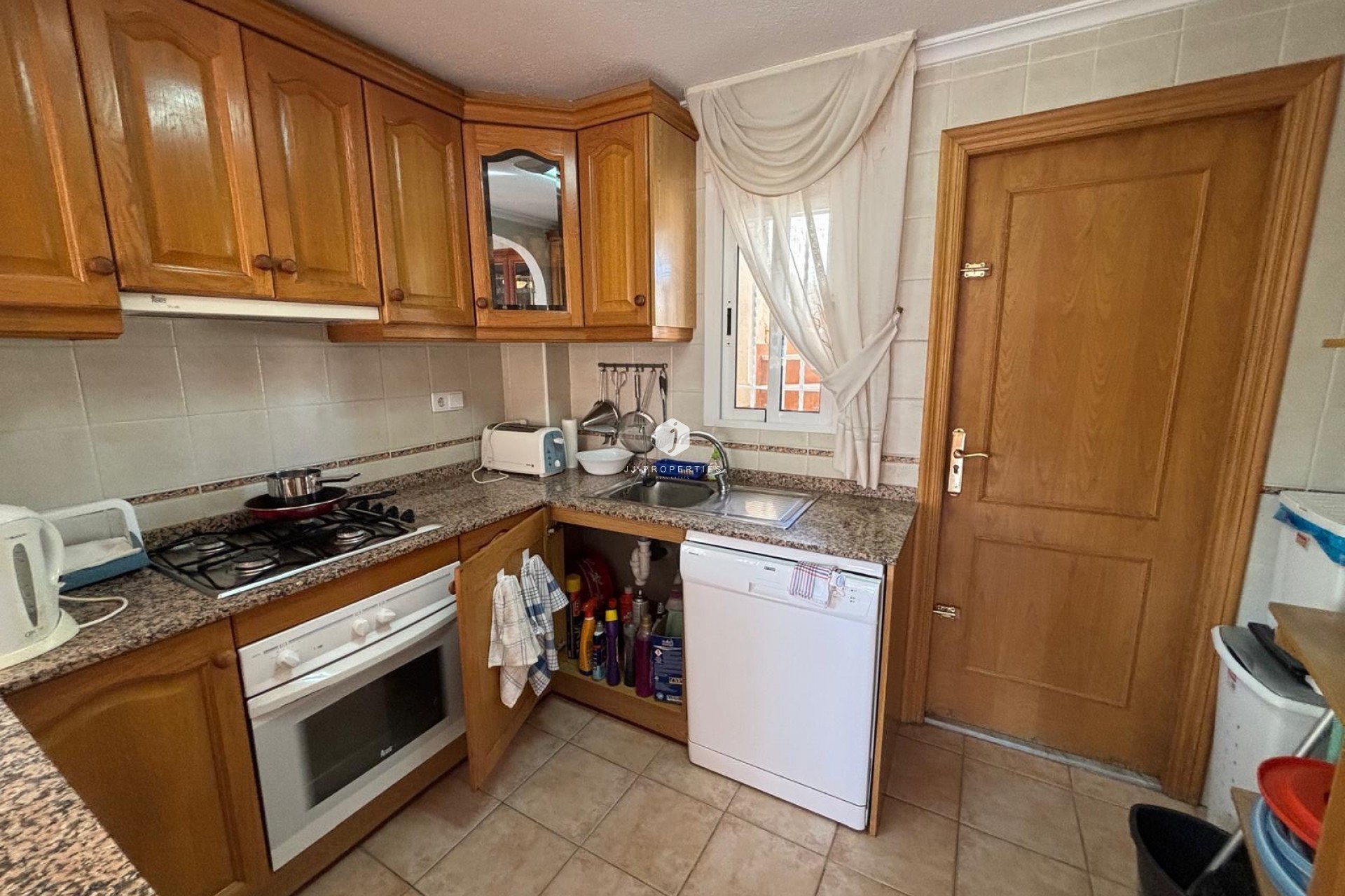 Resale - Bungalow -
Torrevieja