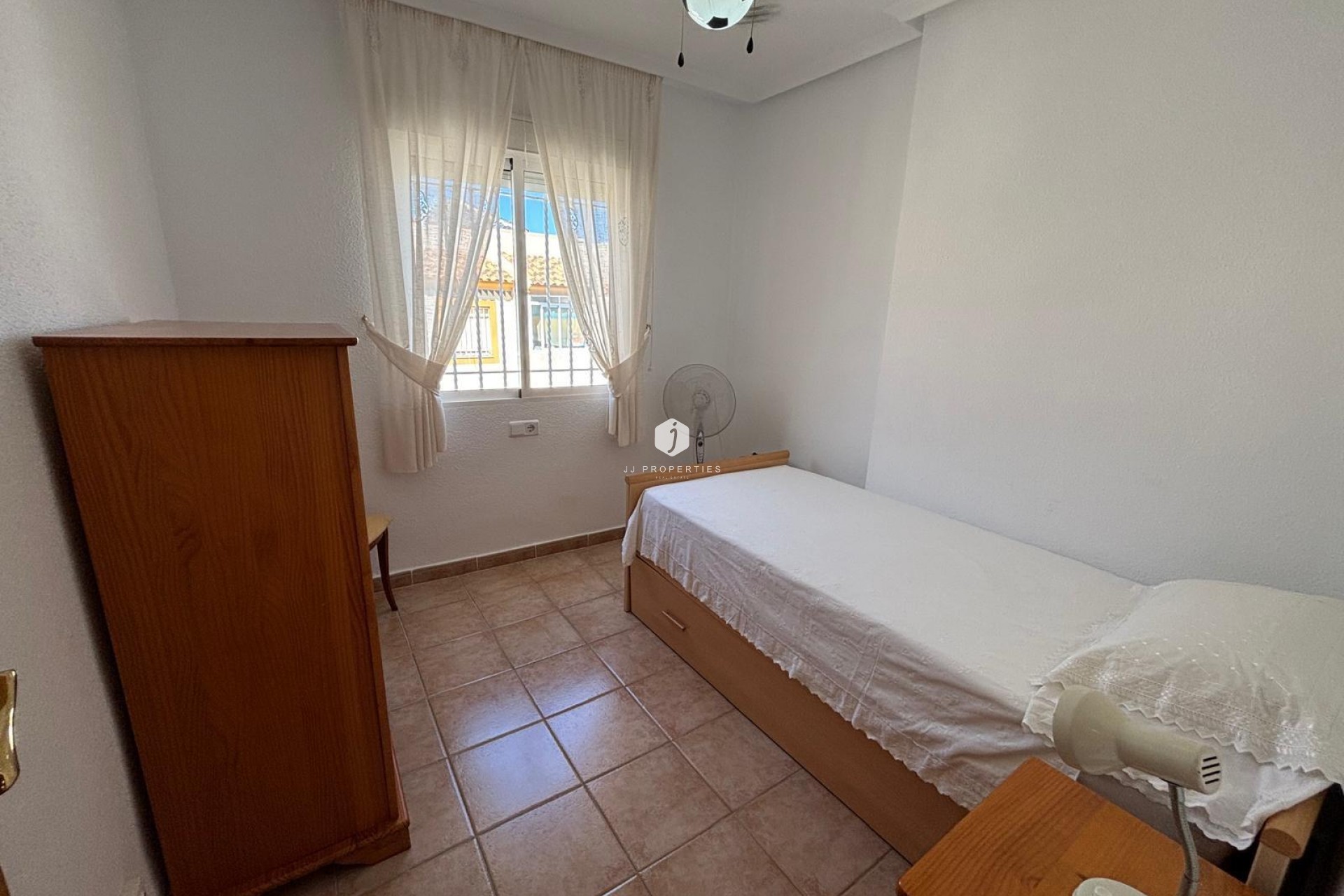 Resale - Bungalow -
Torrevieja