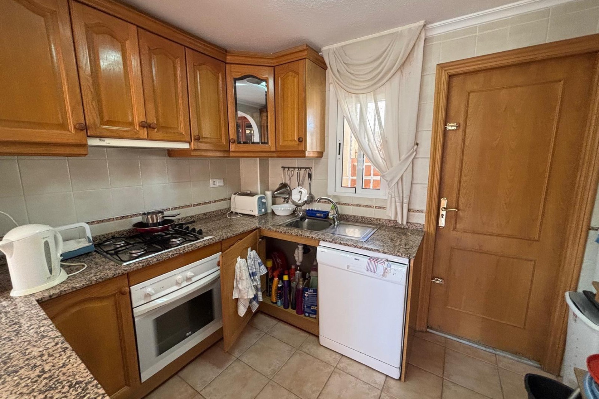 Resale - Bungalow -
Torrevieja