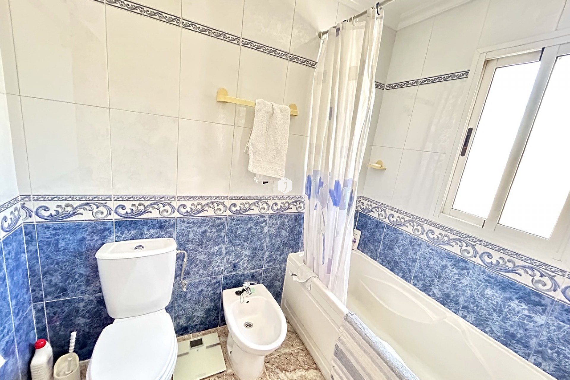 Resale - Chalet -
Cabo Roig - Costa Blanca