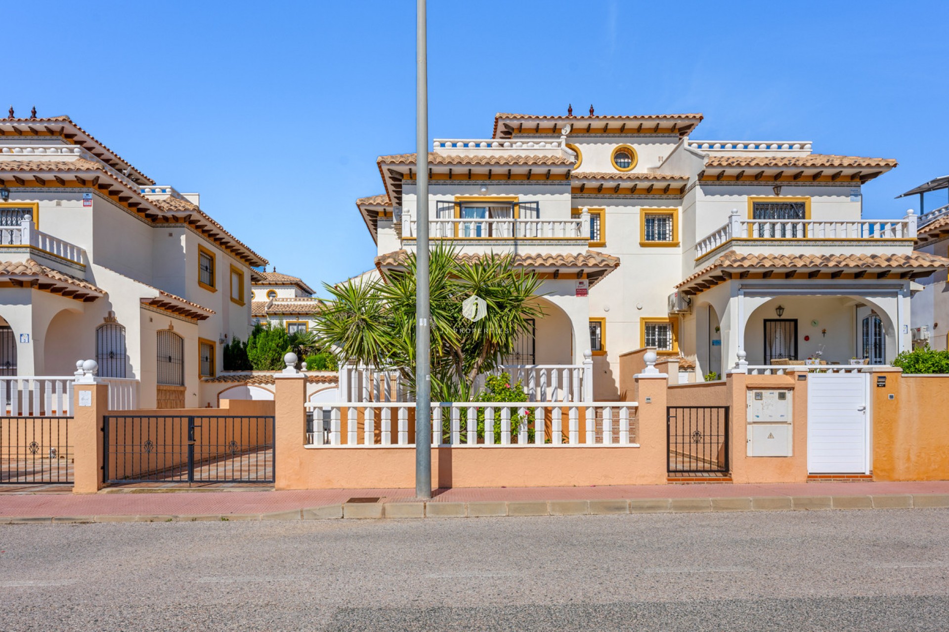 Resale - Chalet -
Cabo Roig - Costa Blanca