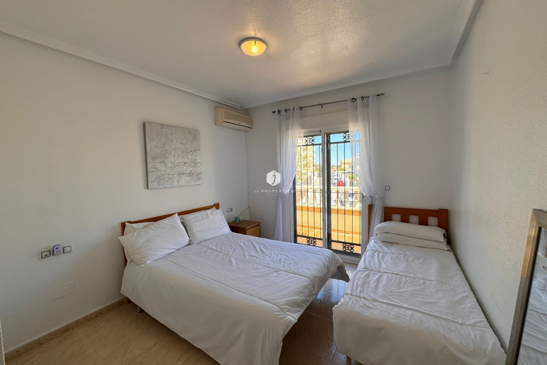 Resale - Chalet -
Campoamor - Costa Blanca