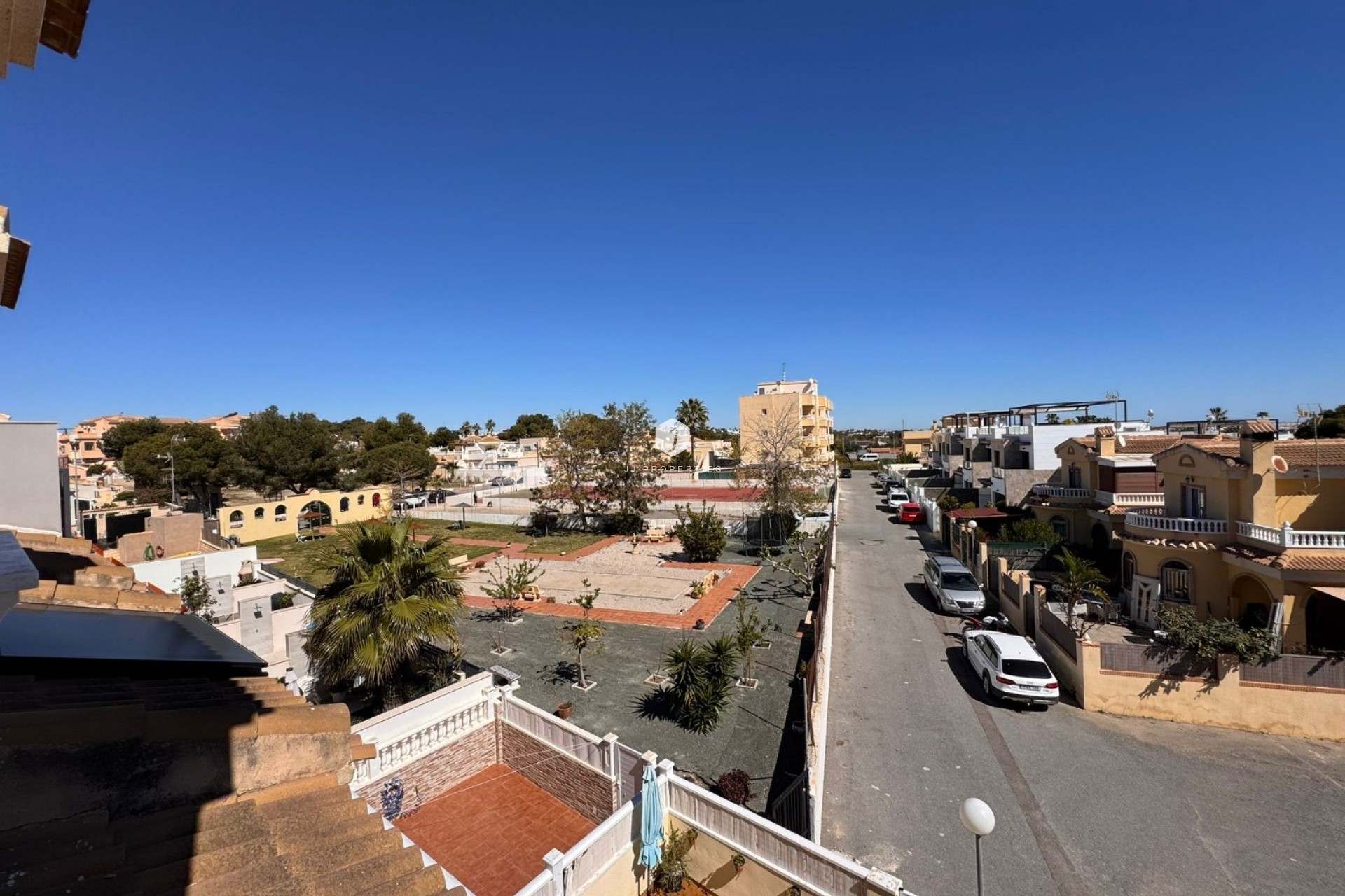 Resale - Chalet -
Campoamor - Costa Blanca