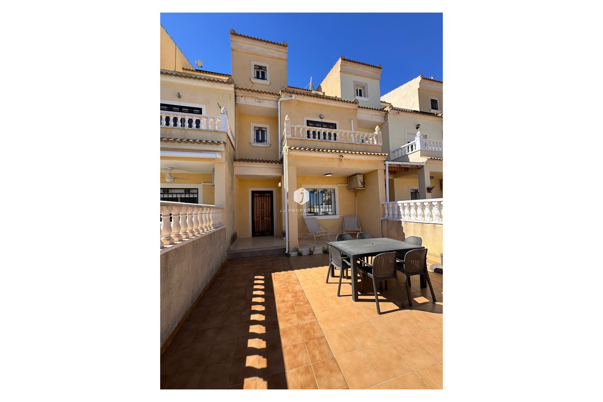 Resale - Chalet -
Campoamor - Costa Blanca