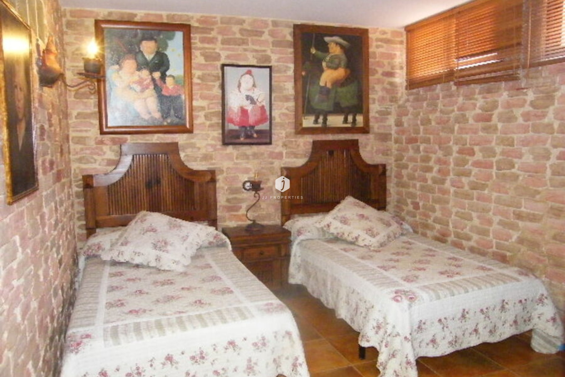 Resale - Chalet -
Daya Nueva - Costa Blanca