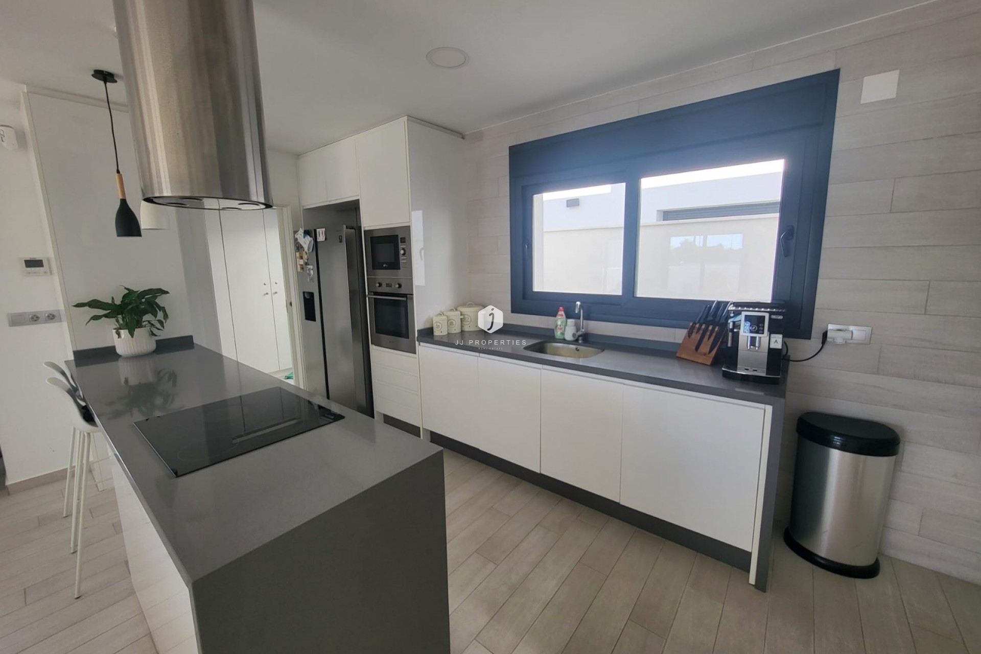 Resale - Chalet -
Daya Vieja - Costa Blanca