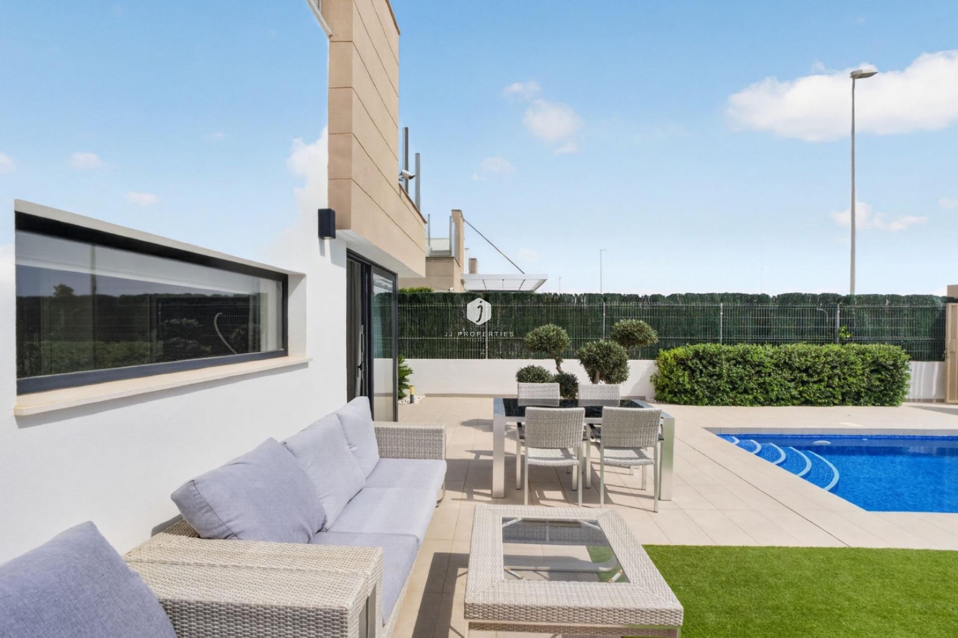 Resale - Chalet -
El Raso - Guardamar del Segura