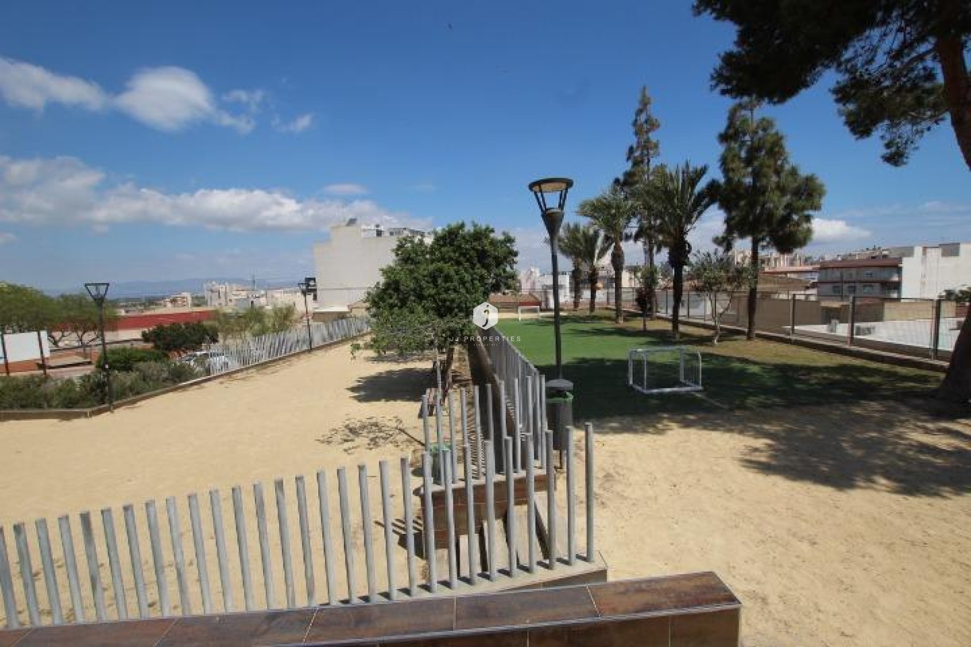 Resale - Chalet -
Guardamar del Segura - Centro