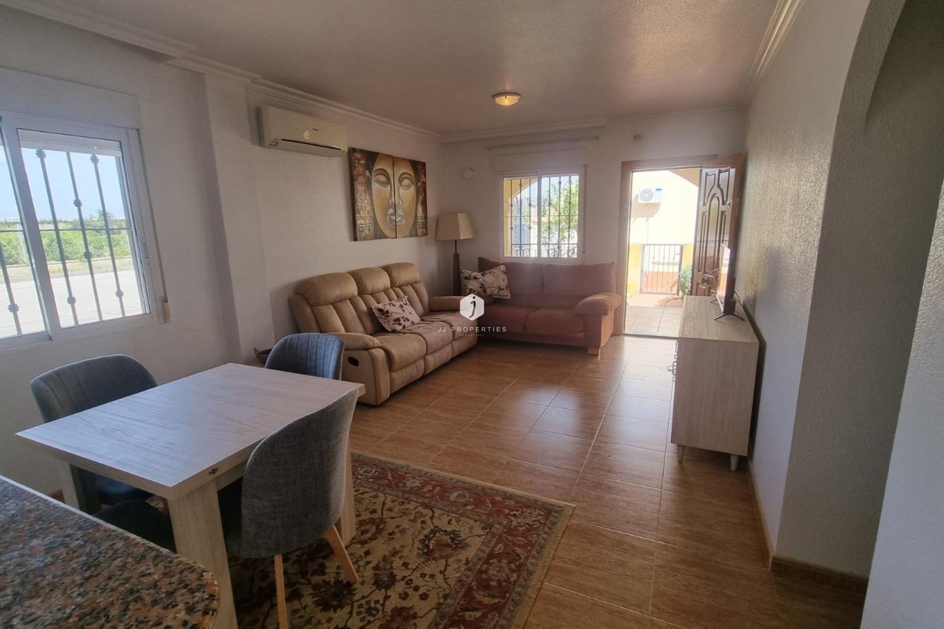 Resale - Chalet -
Guardamar del Segura - Urbanizaciones