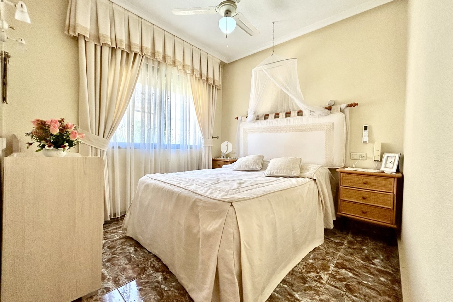 Resale - Chalet -
La Zenia - Costa Blanca