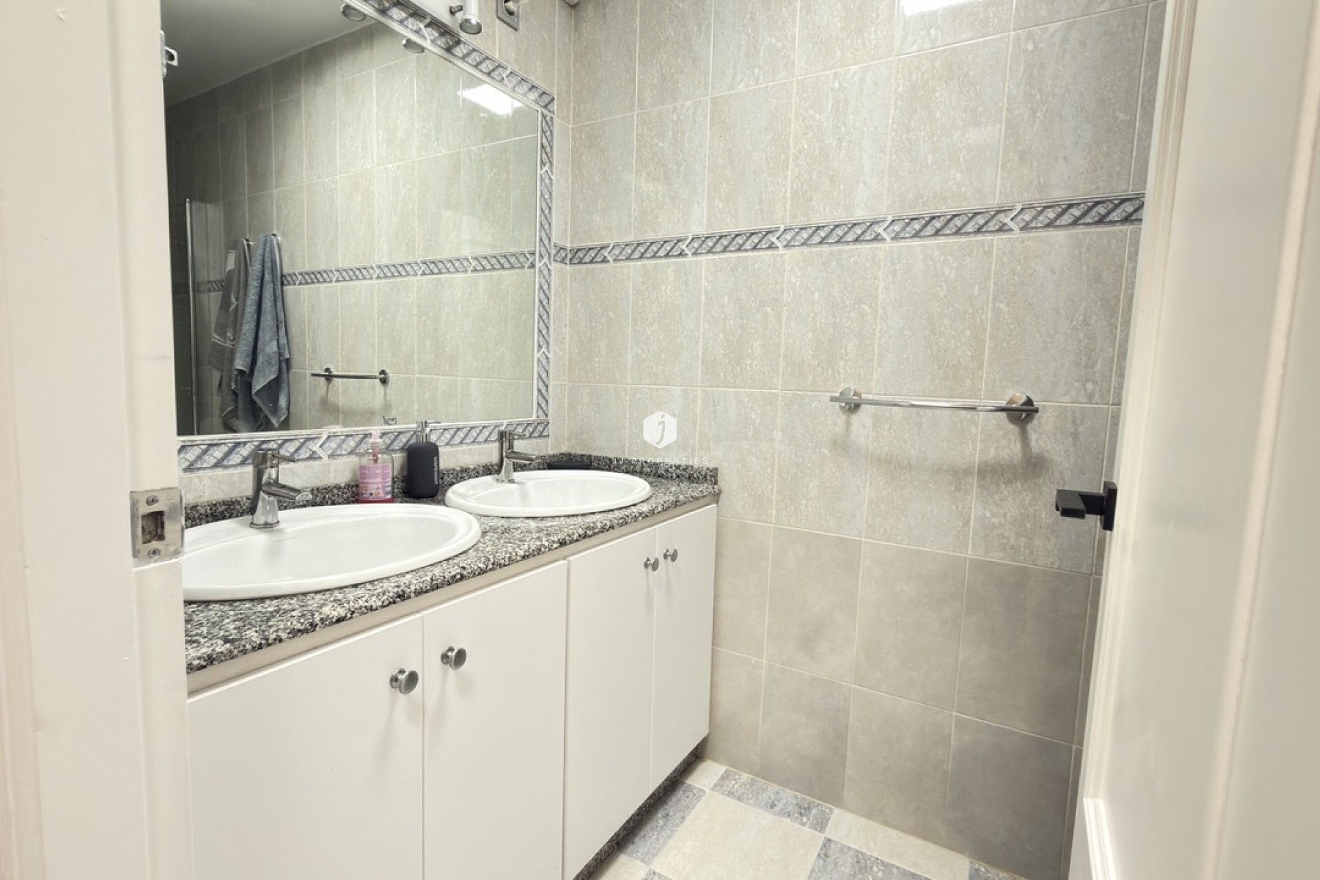 Resale - Chalet -
La Zenia - Costa Blanca