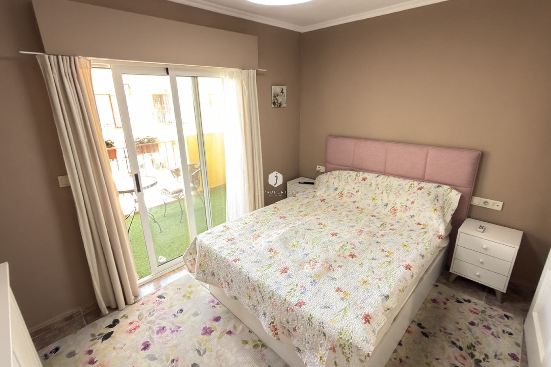Resale - Chalet -
La Zenia - Costa Blanca