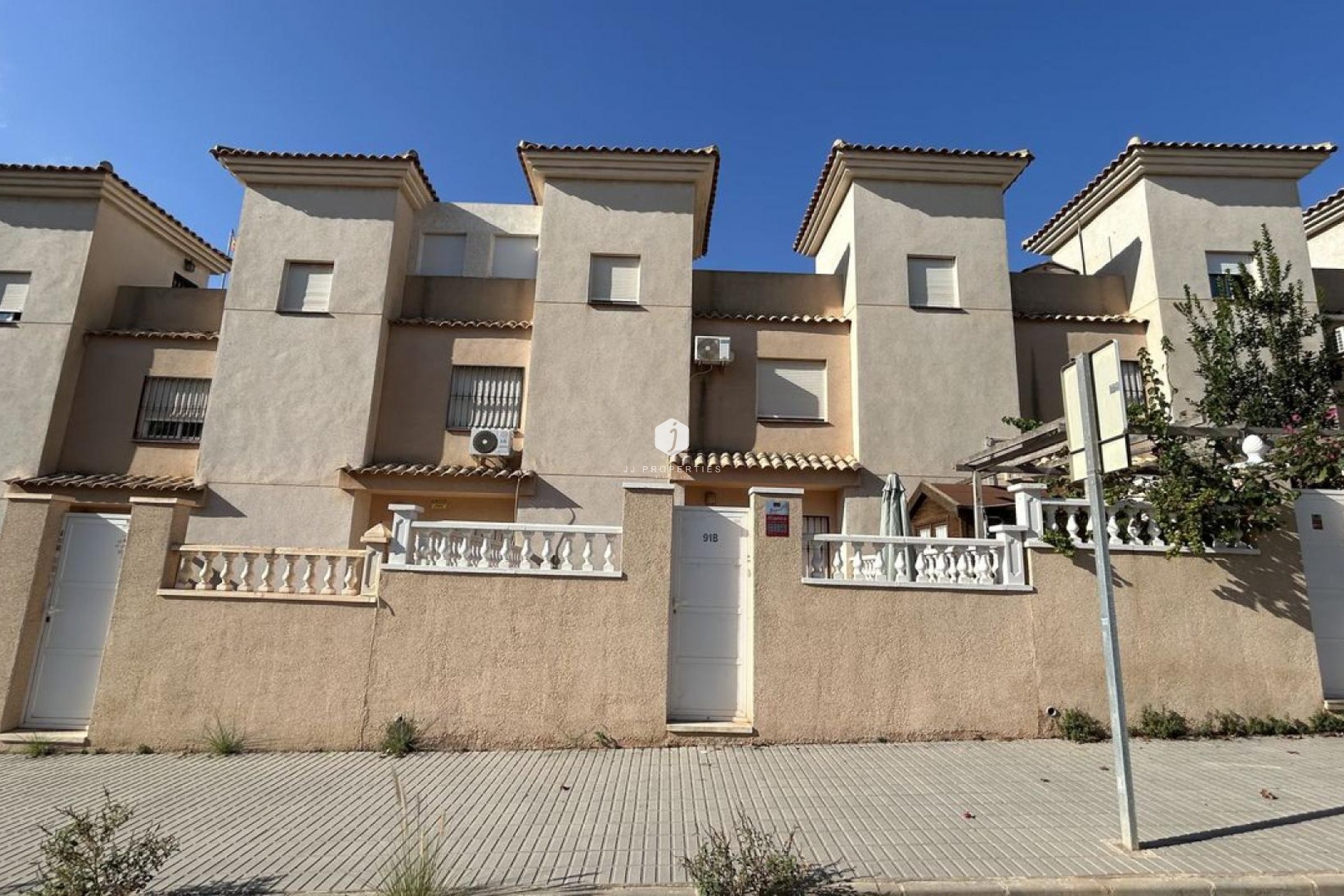 Resale - Chalet -
Los Altos - Costa Blanca
