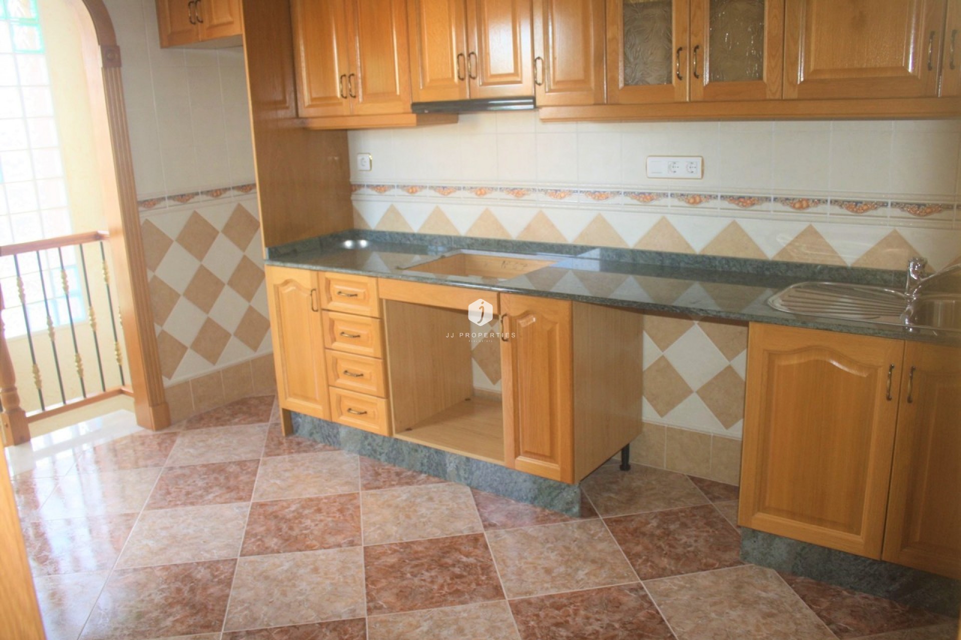 Resale - Chalet -
Los Altos - Costa Blanca