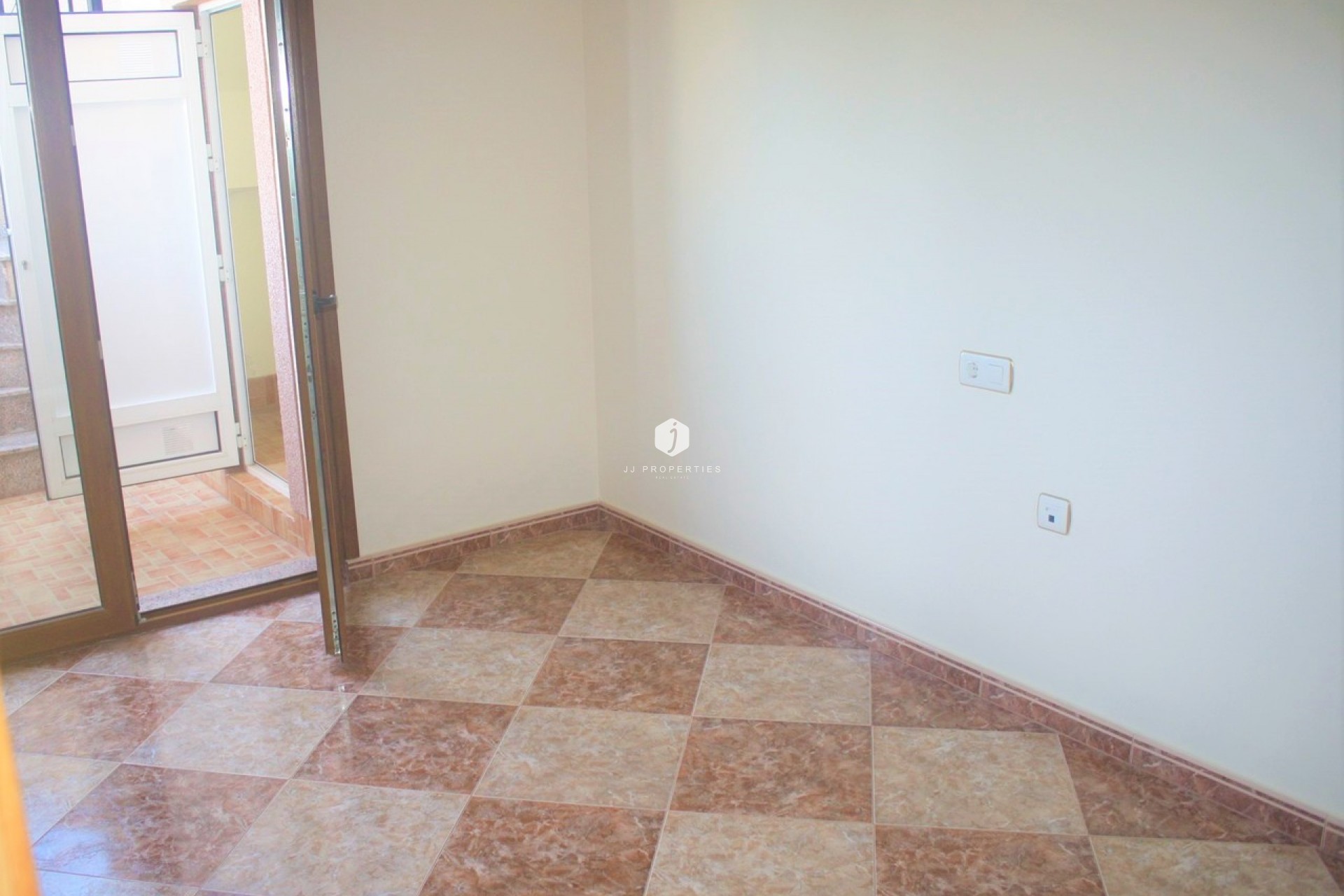 Resale - Chalet -
Los Altos - Costa Blanca