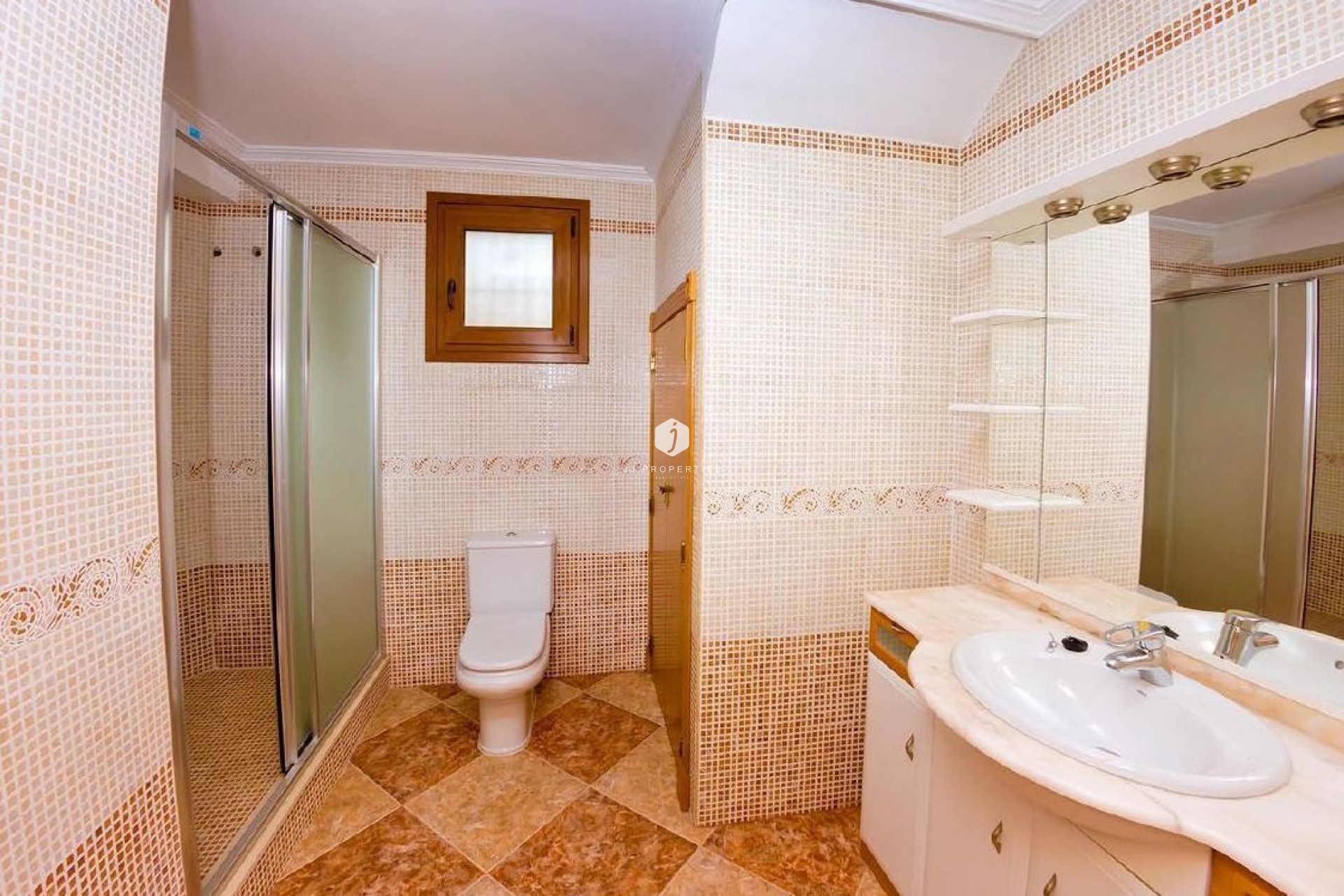 Resale - Chalet -
Los Altos - Costa Blanca