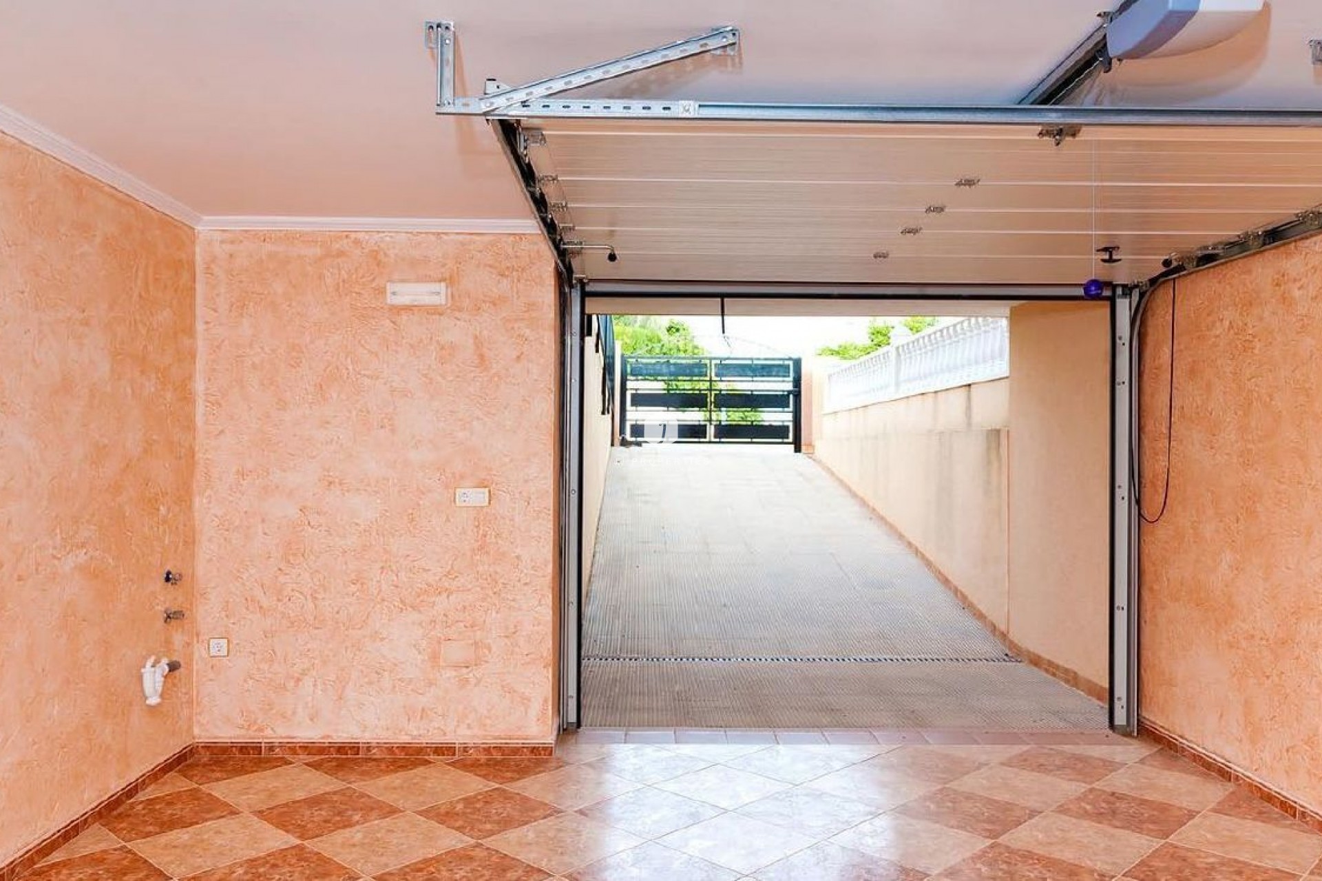 Resale - Chalet -
Los Altos - Costa Blanca