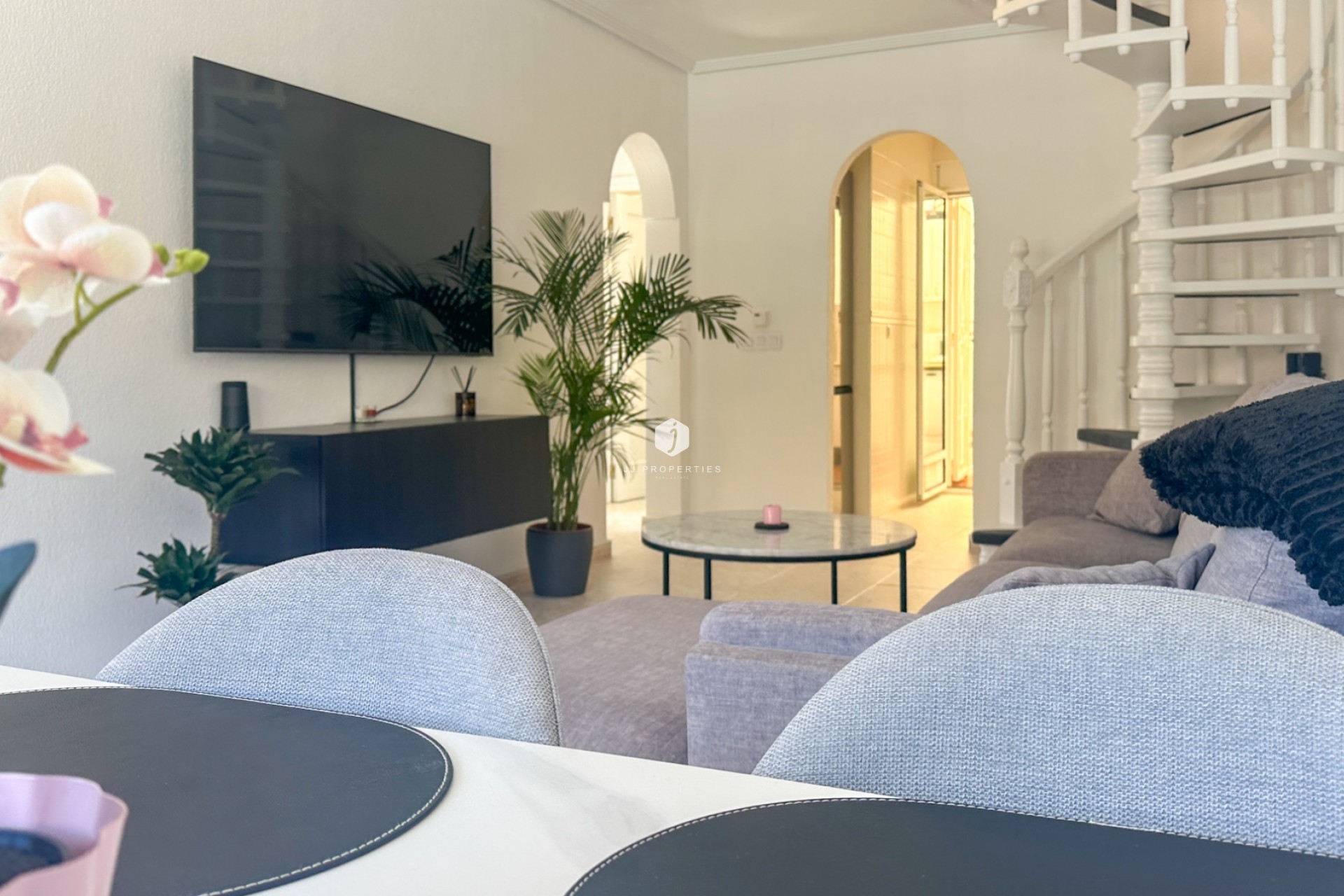 Resale - Chalet -
Los Altos - Costa Blanca