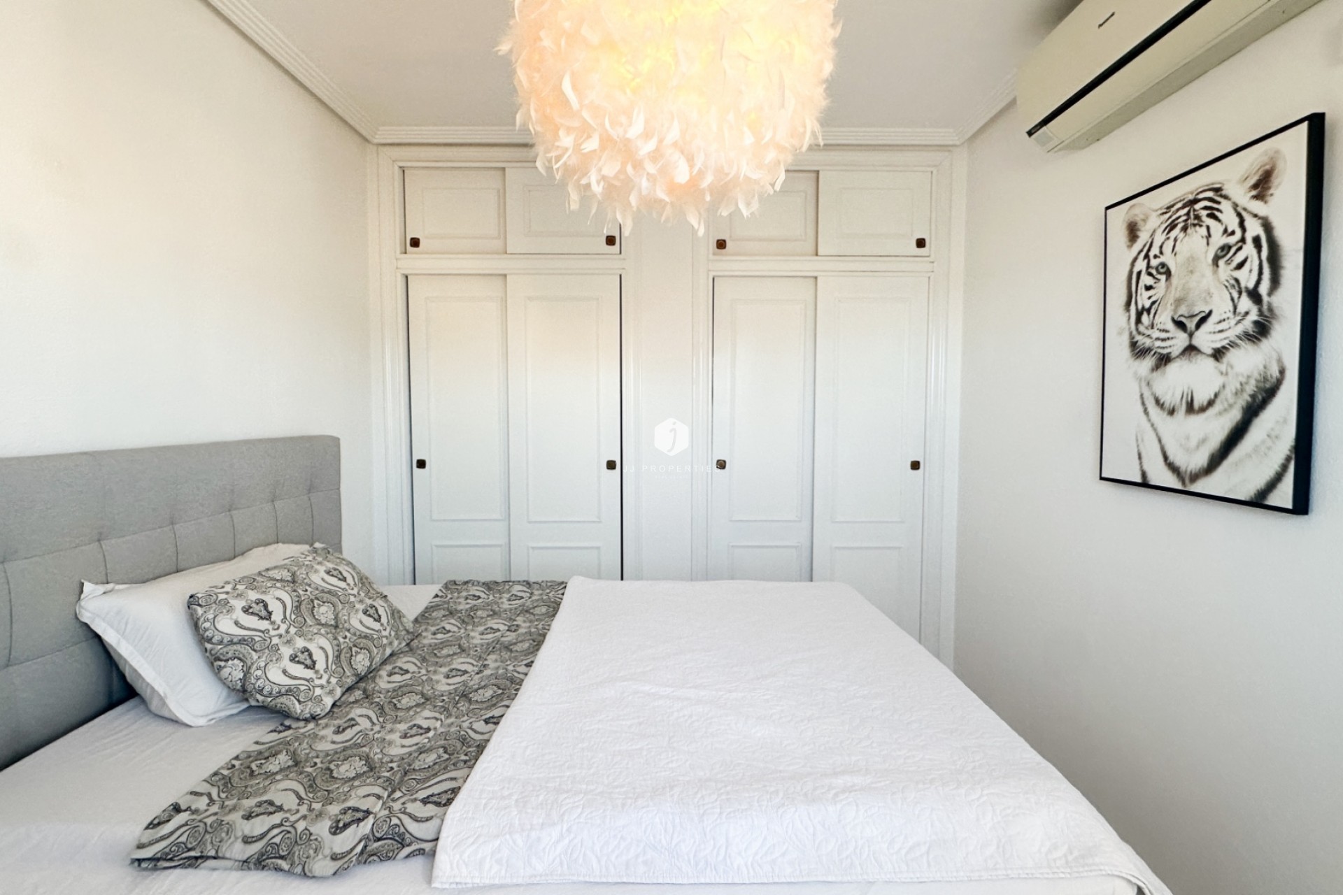 Resale - Chalet -
Los Altos - Costa Blanca