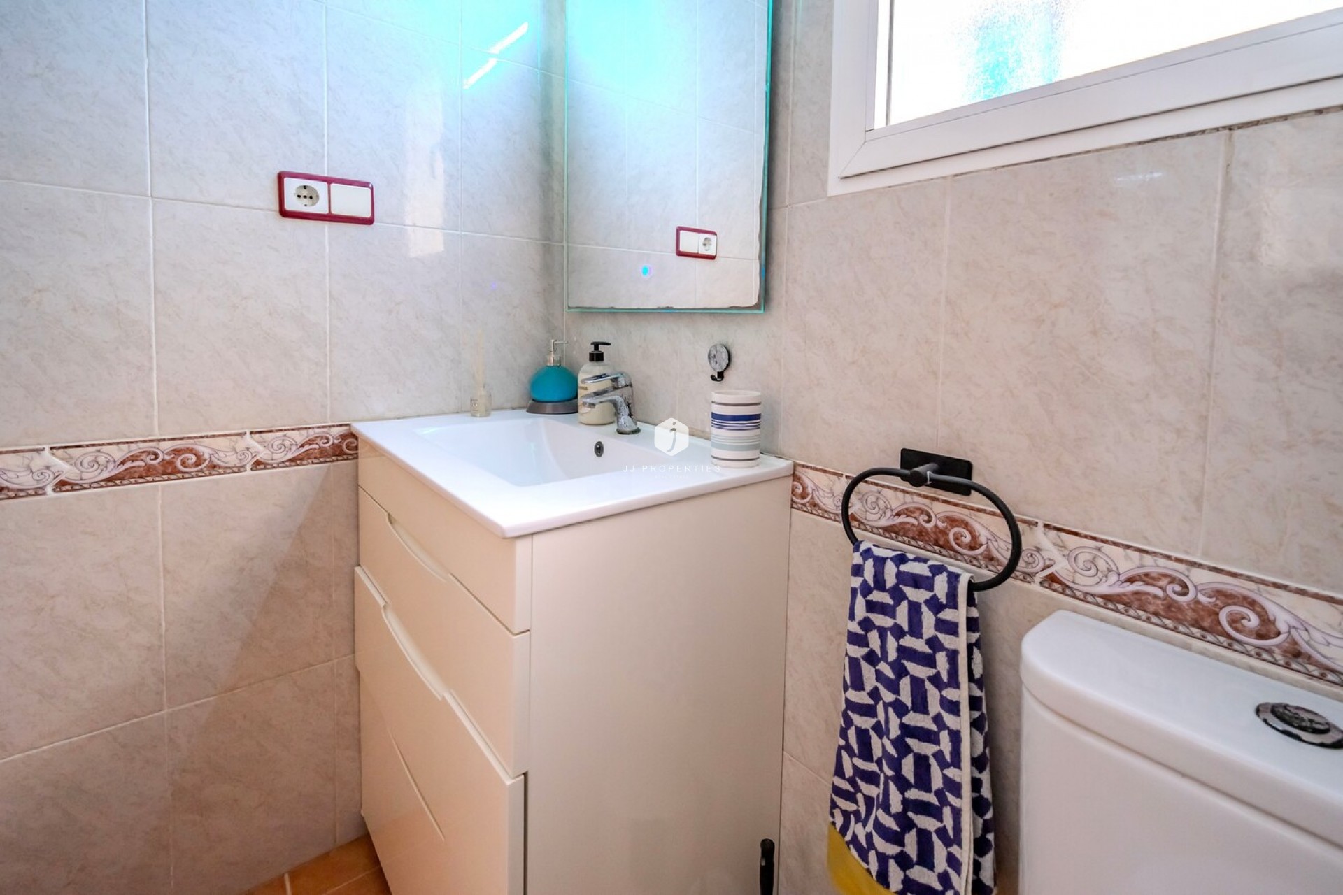 Resale - Chalet -
Los Altos - Res Valle de los pinos