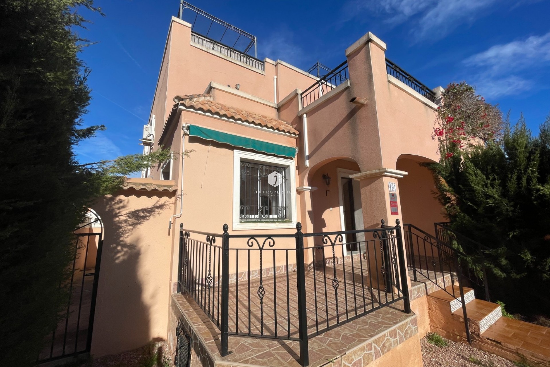 Resale - Chalet -
Los Montesinos - Costa Blanca