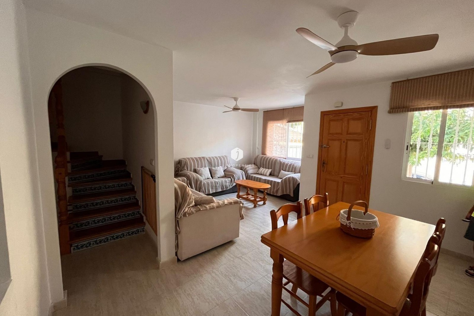Resale - Chalet -
Orihuela Costa - Campoamor