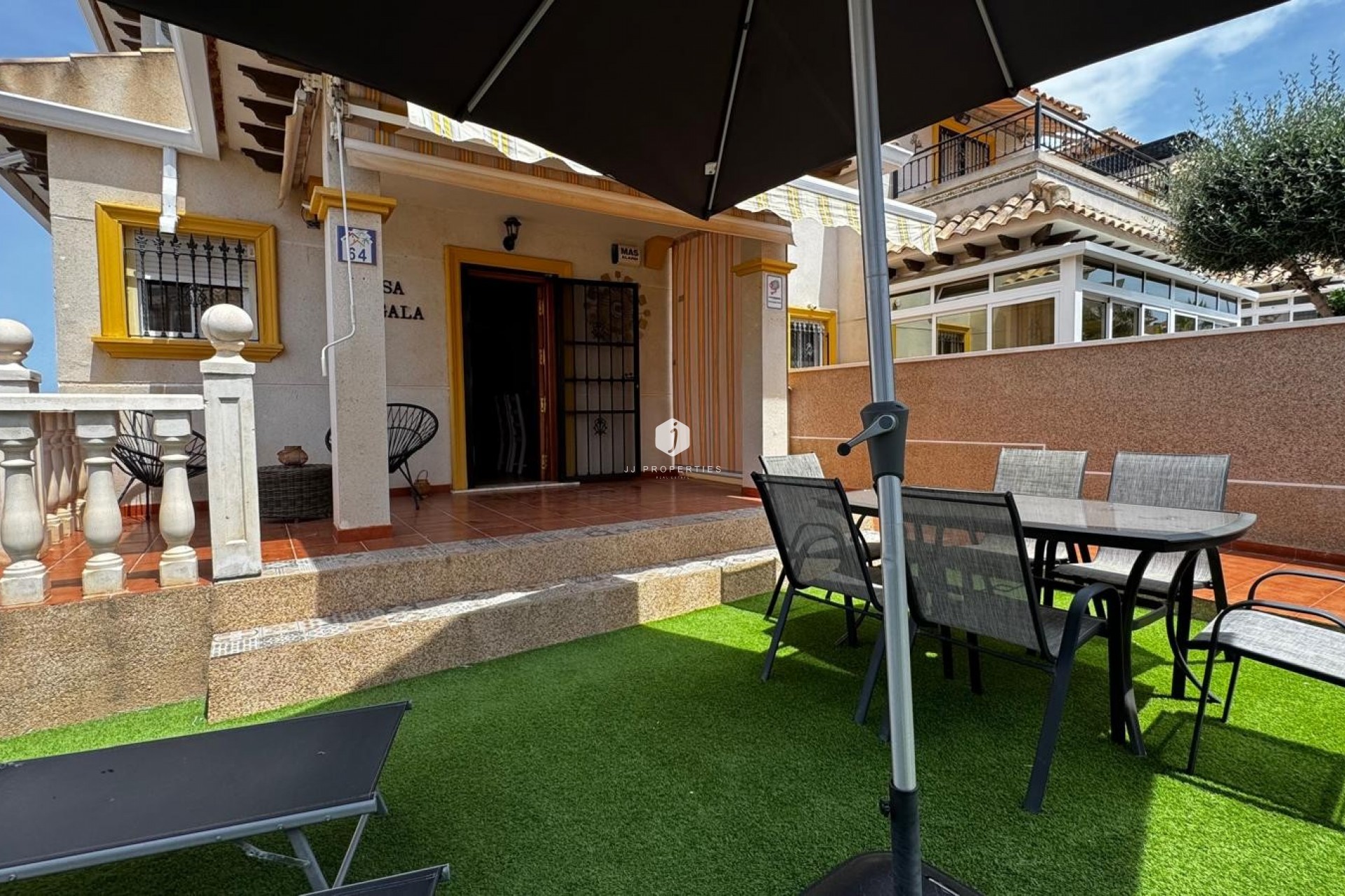 Resale - Chalet -
Orihuela Costa - Costa Blanca