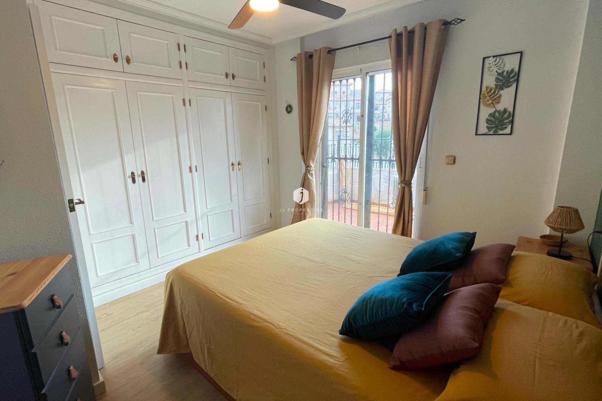 Resale - Chalet -
Orihuela Costa - Costa Blanca