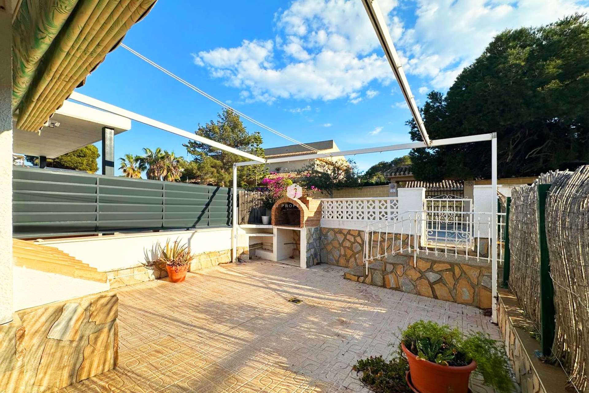 Resale - Chalet -
Orihuela Costa - Costa Blanca