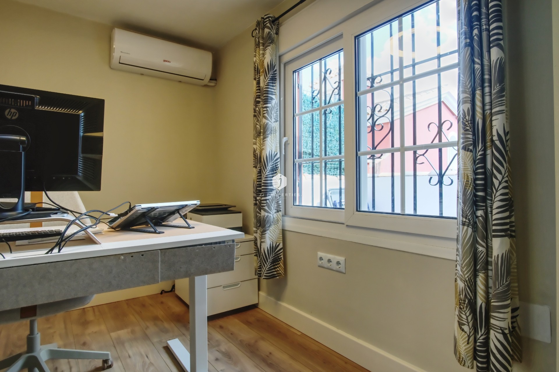 Resale - Chalet -
Orihuela Costa - Costa Blanca