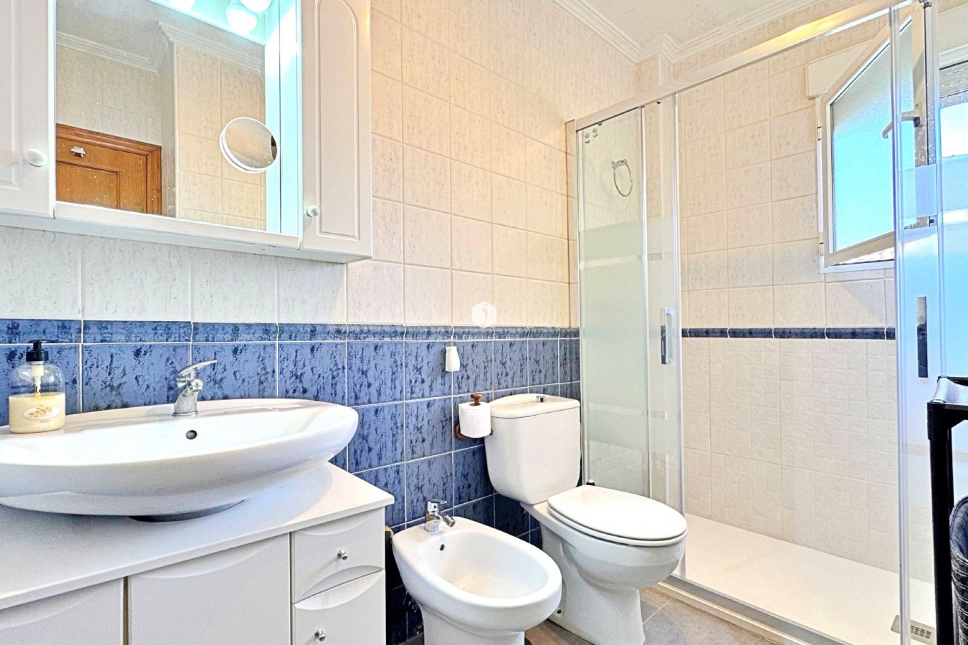 Resale - Chalet -
Orihuela Costa - Costa Blanca