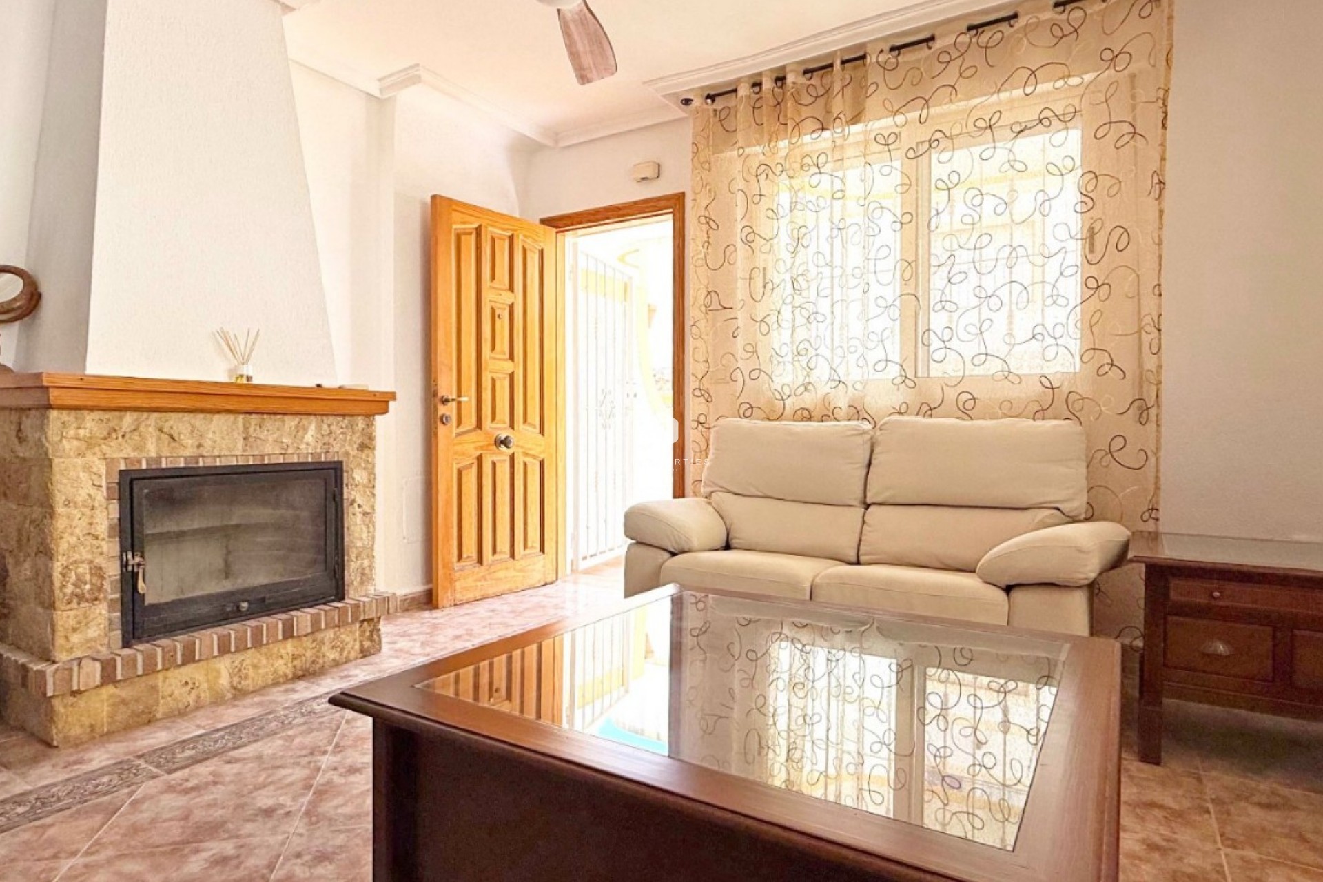 Resale - Chalet -
Orihuela Costa - Costa Blanca