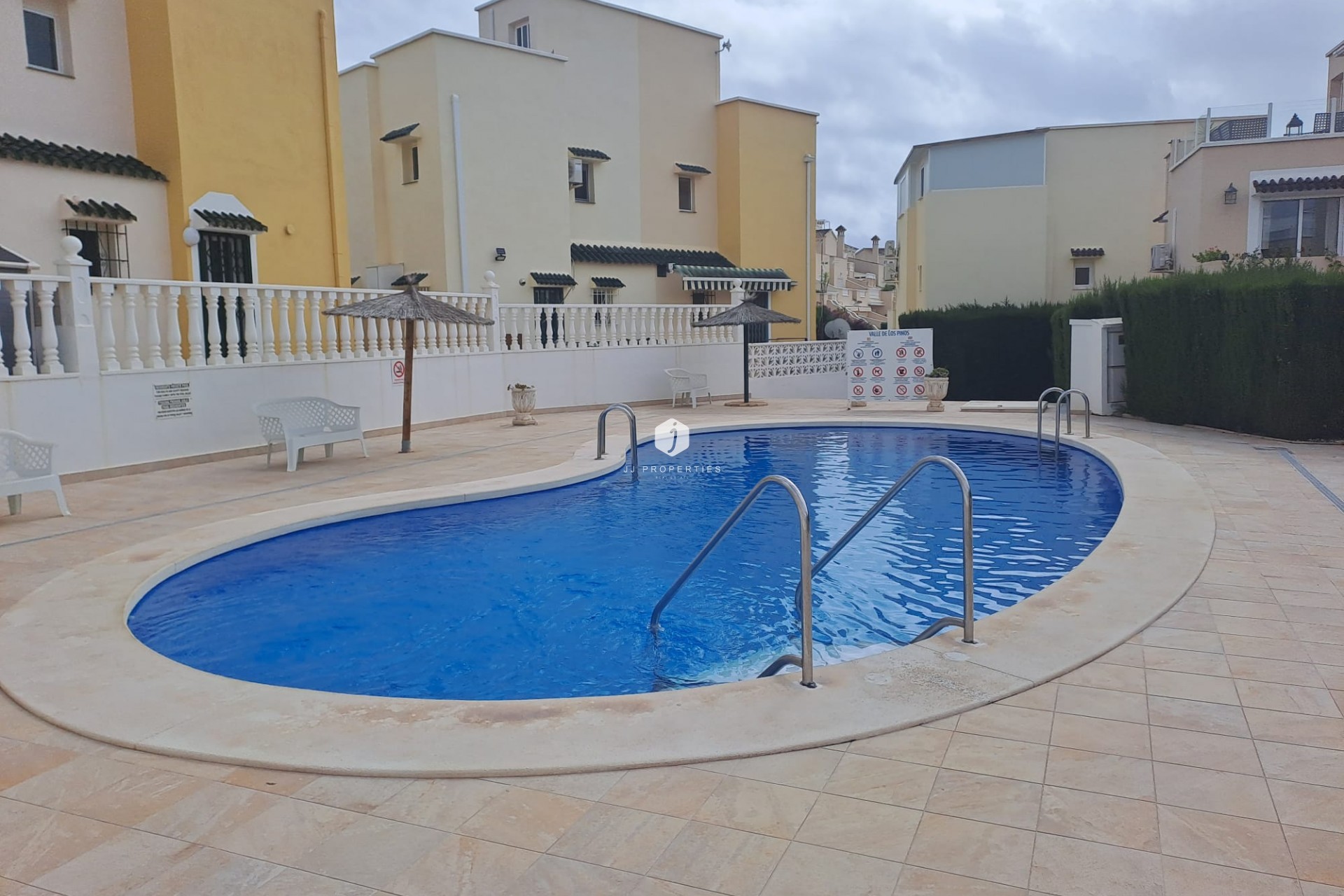 Resale - Chalet -
Orihuela Costa - Costa Blanca