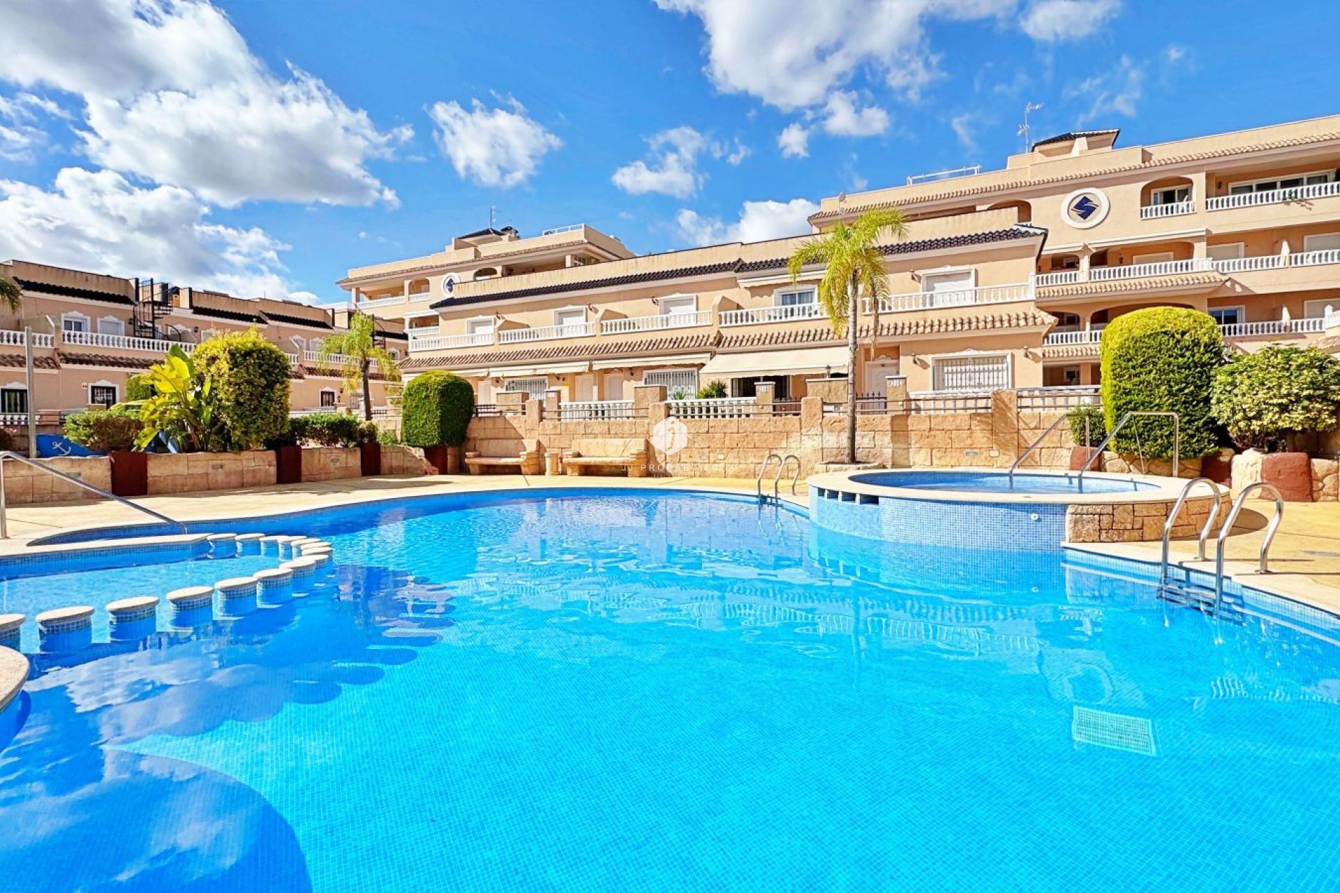 Resale - Chalet -
Orihuela Costa - Costa Blanca