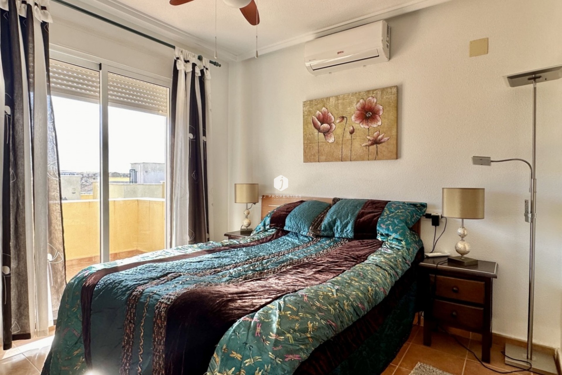 Resale - Chalet -
Orihuela Costa - Costa Blanca