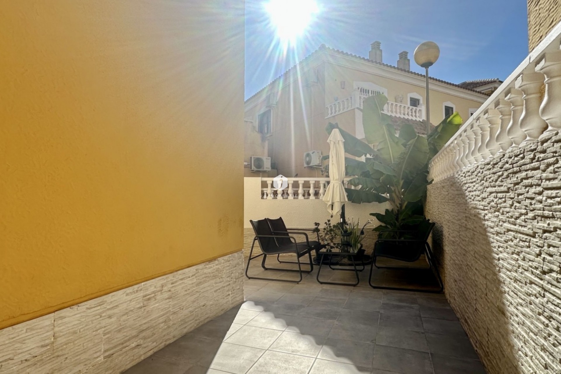 Resale - Chalet -
Orihuela Costa - Costa Blanca