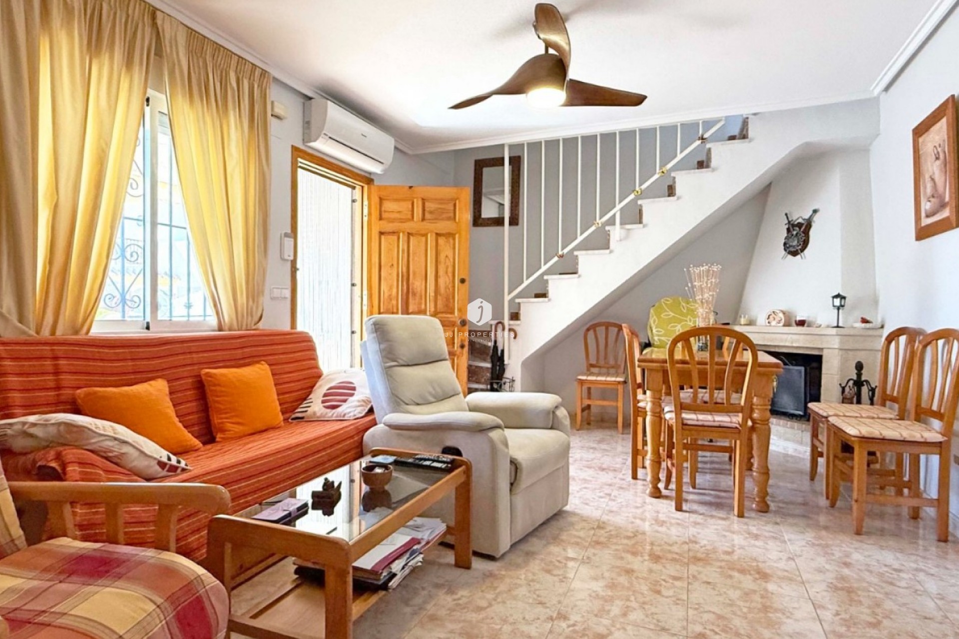 Resale - Chalet -
Orihuela Costa - Costa Blanca