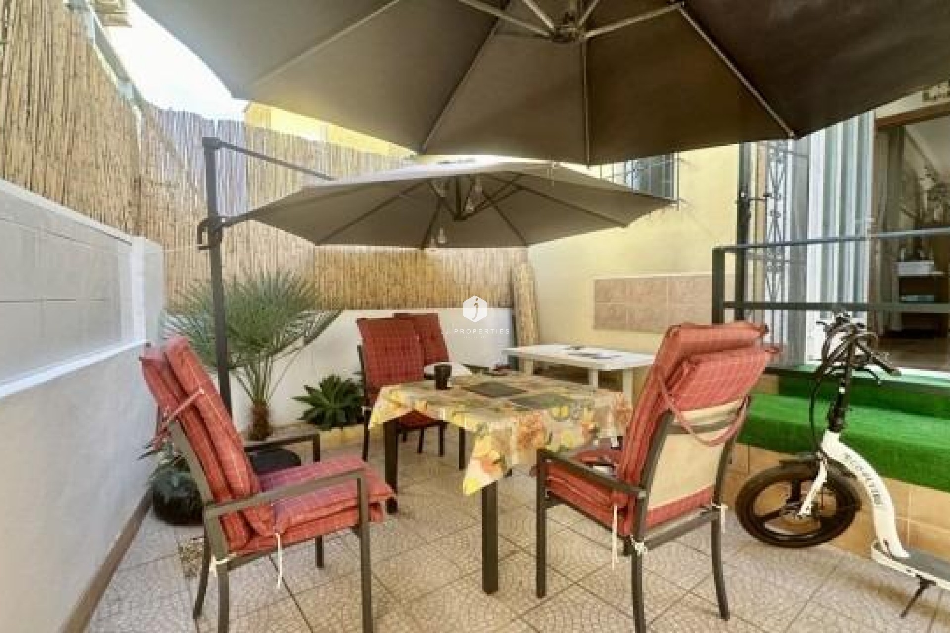 Resale - Chalet -
Orihuela Costa - Costa Blanca