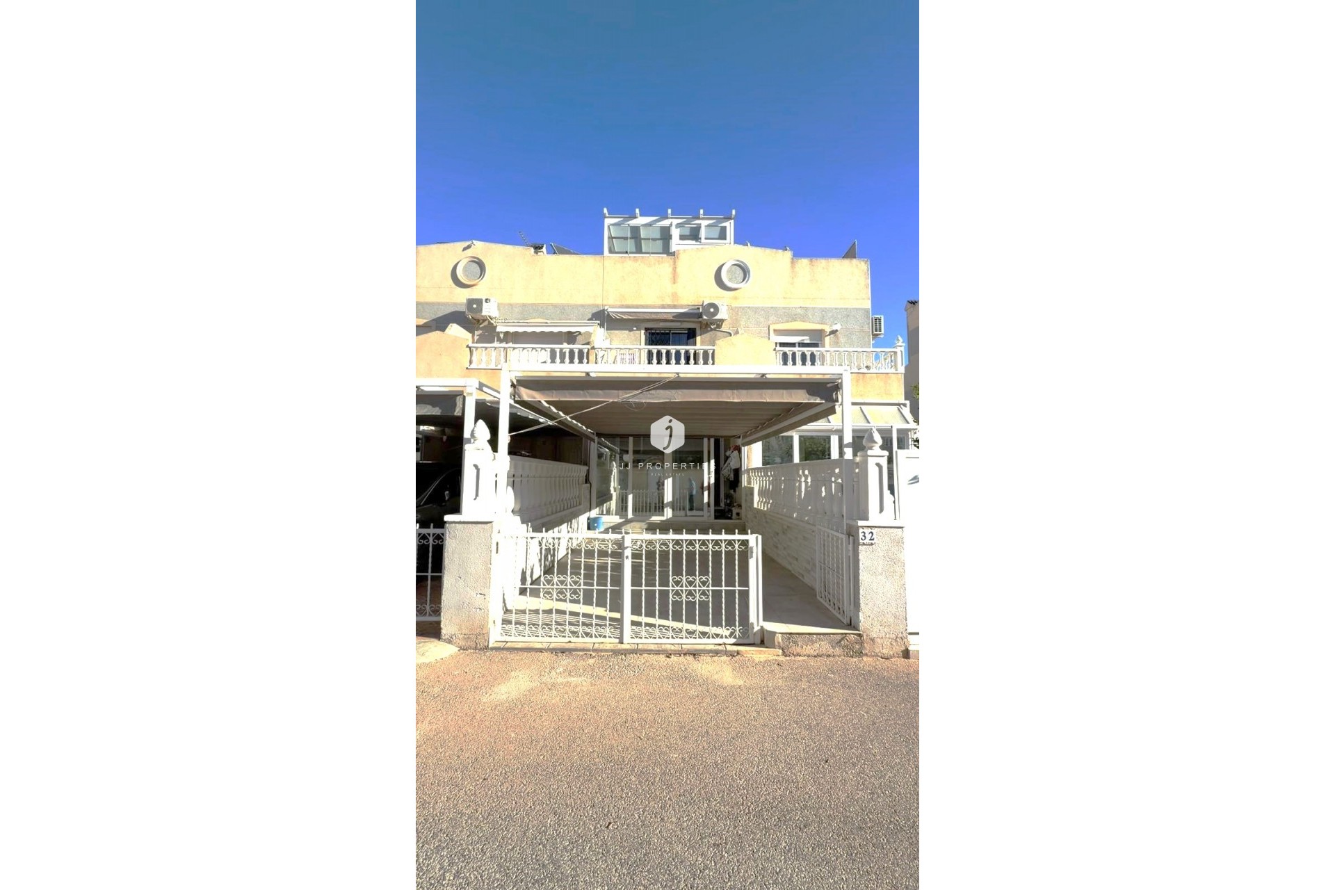 Resale - Chalet -
Orihuela Costa - Costa Blanca