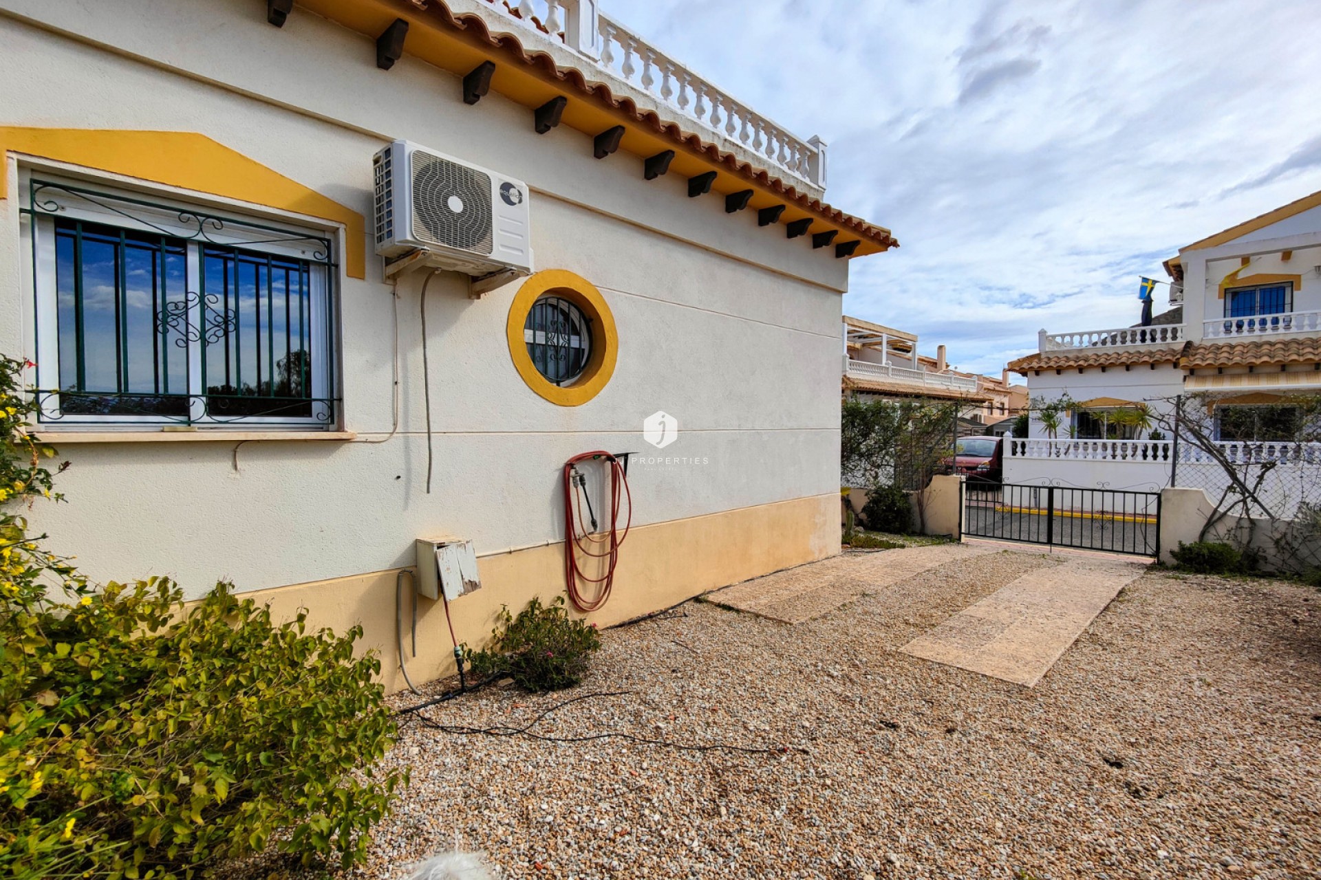 Resale - Chalet -
Orihuela Costa - Costa Blanca