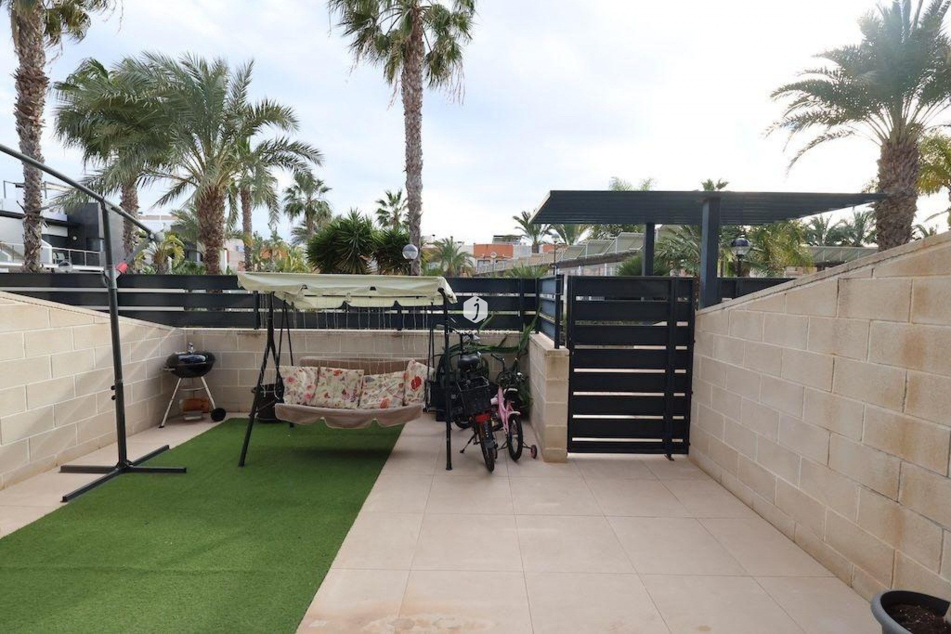 Resale - Chalet -
Orihuela Costa - Costa Blanca