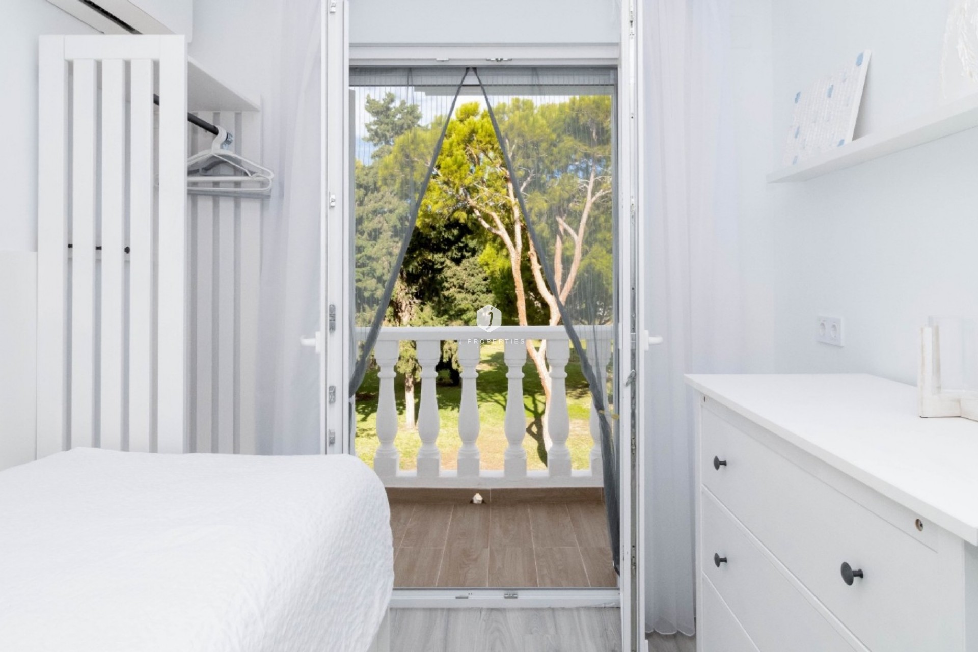 Resale - Chalet -
Orihuela Costa - Costa Blanca