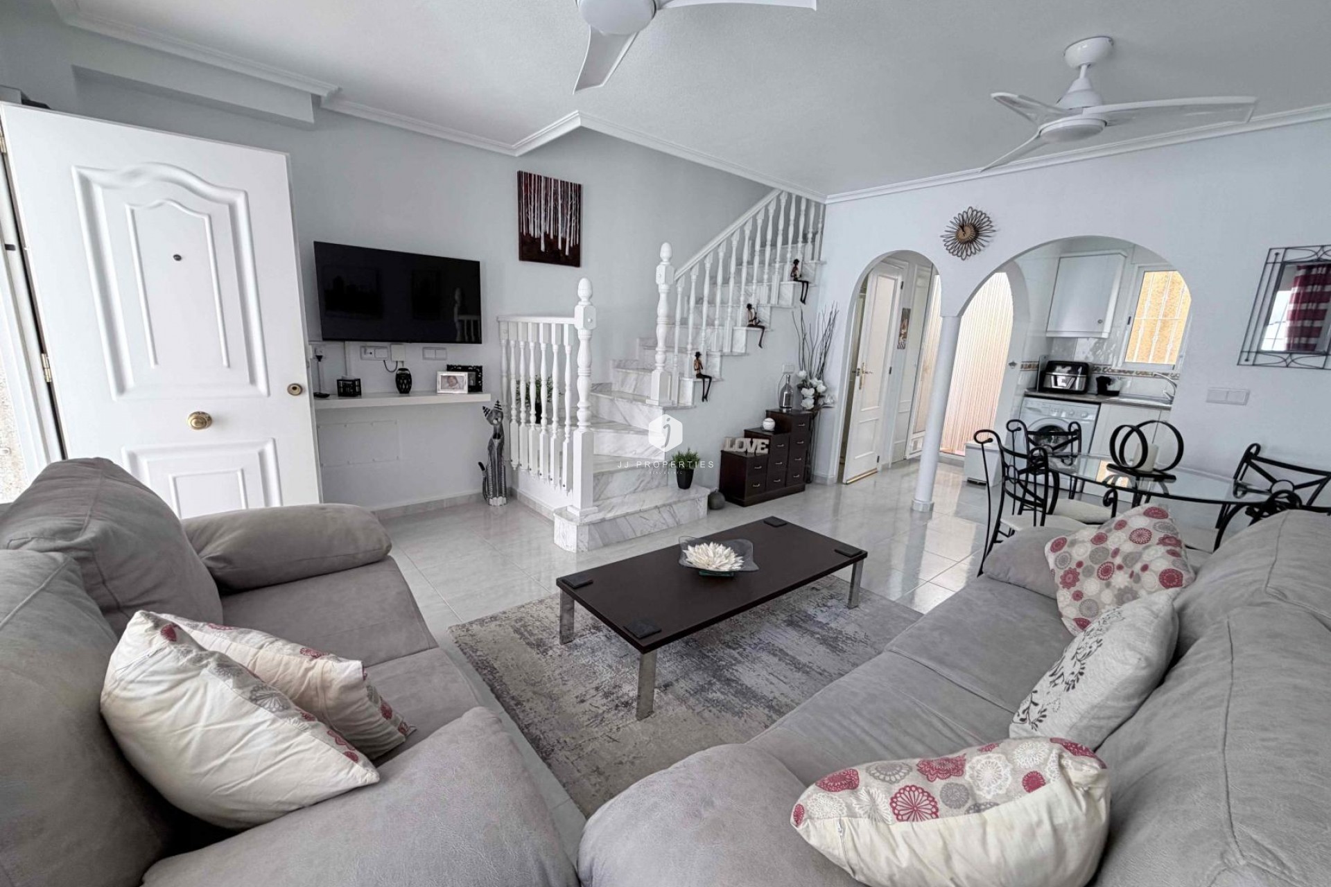 Resale - Chalet -
Orihuela Costa - Costa Blanca