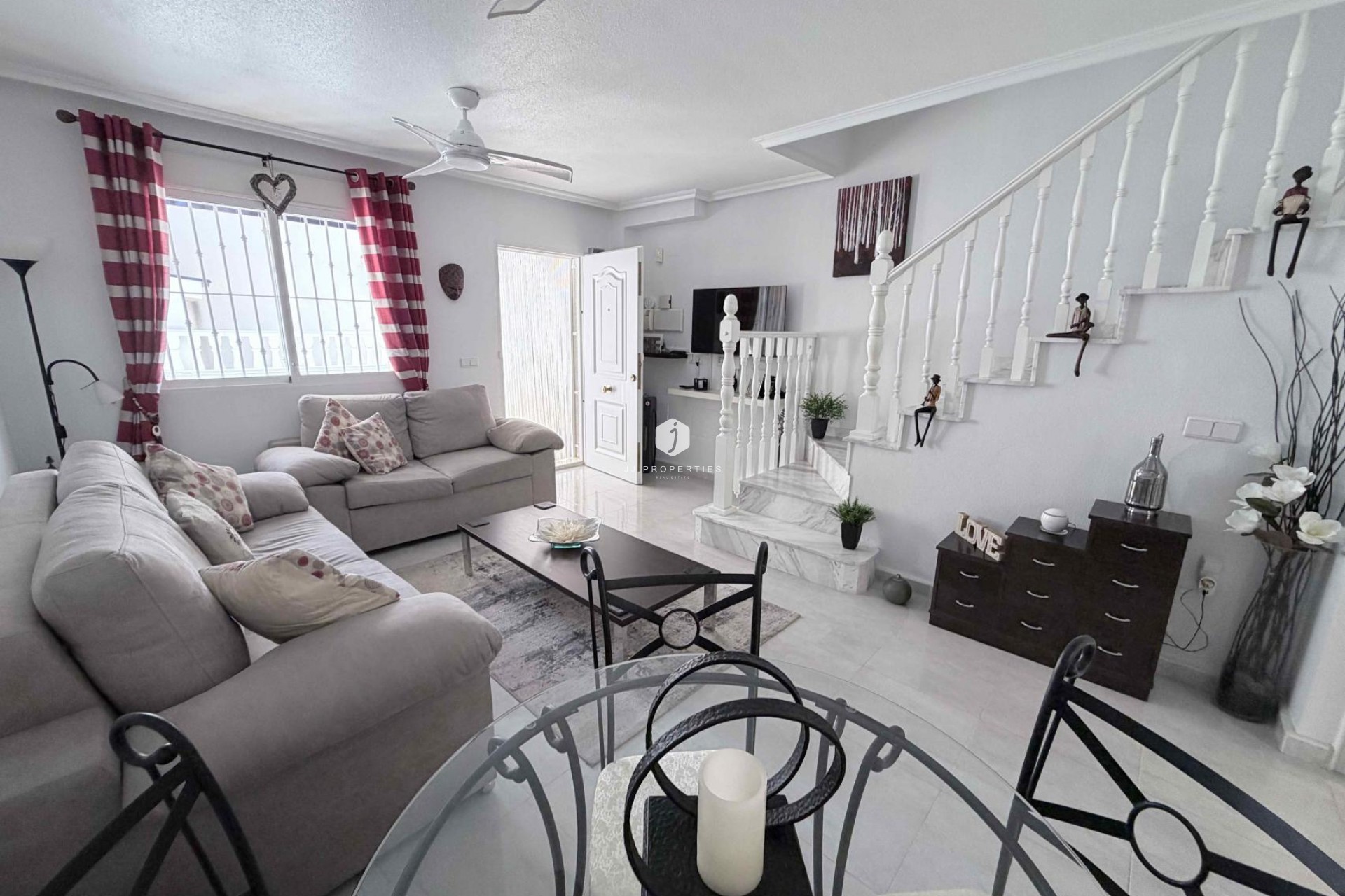 Resale - Chalet -
Orihuela Costa - Costa Blanca