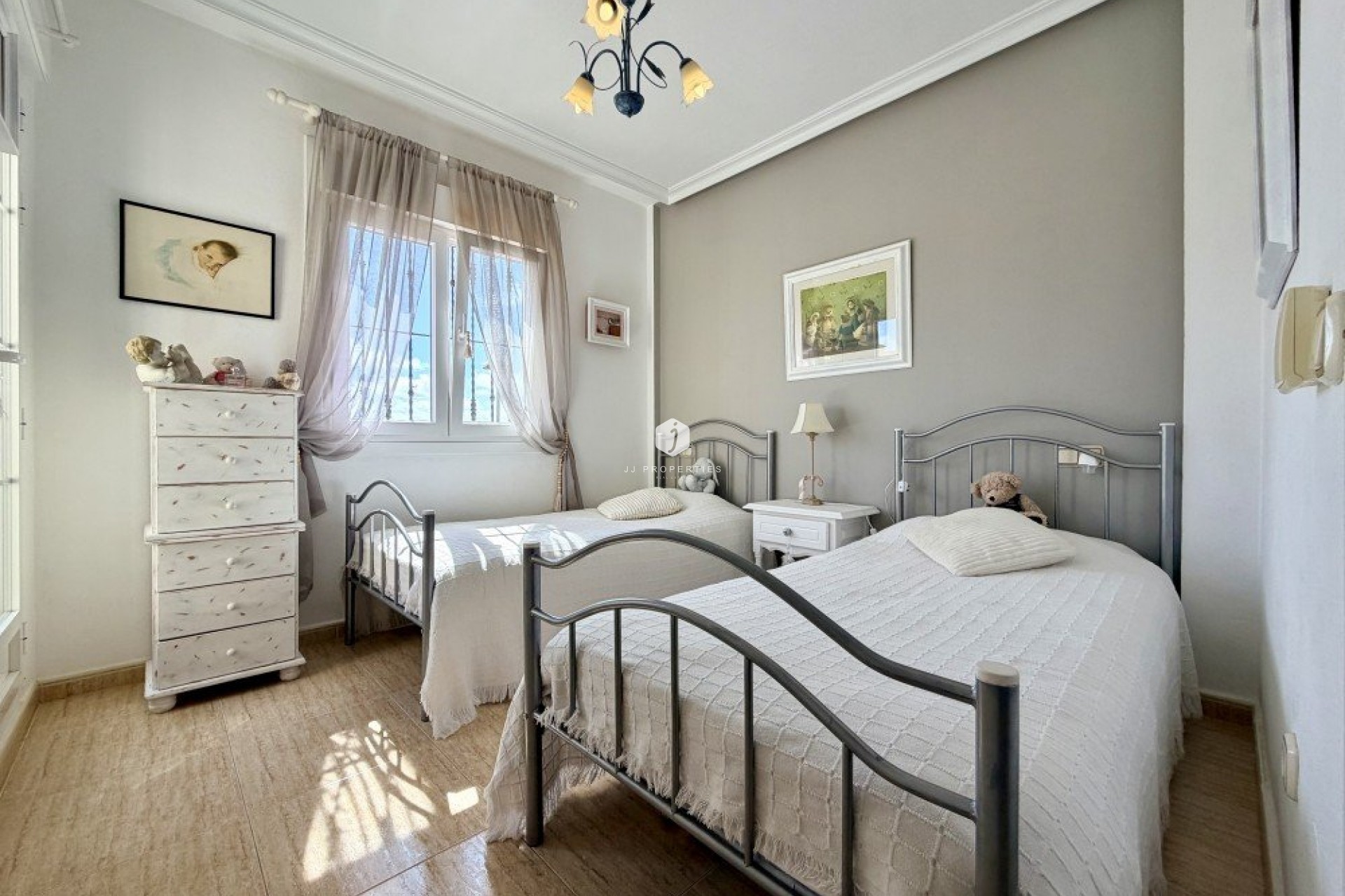 Resale - Chalet -
Orihuela Costa - Costa Blanca